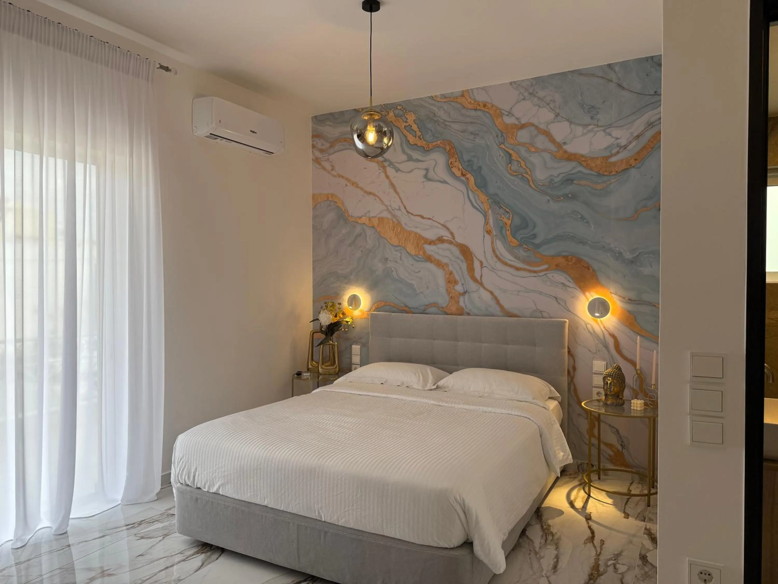 Bed in Madi Luxury Stay Patra