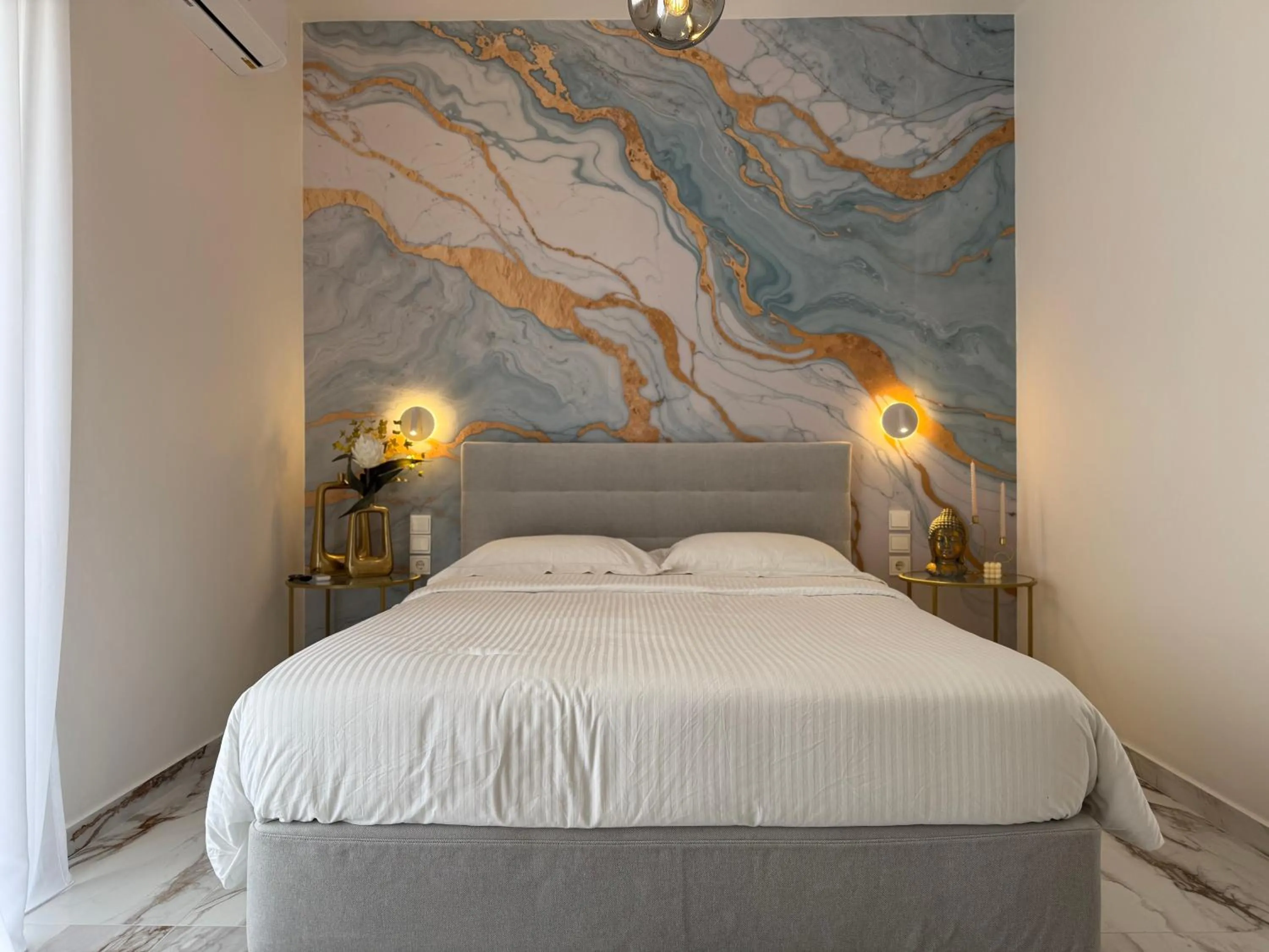 Bed in Madi Luxury Stay Patra