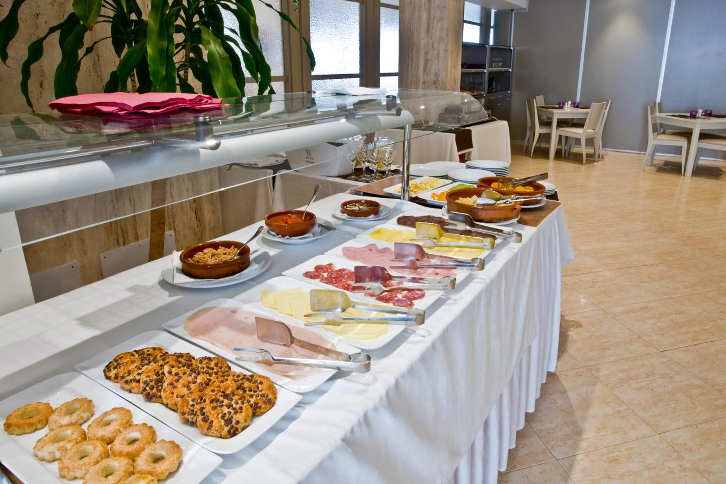 Buffet breakfast in Hotel Jeni & Restaurant