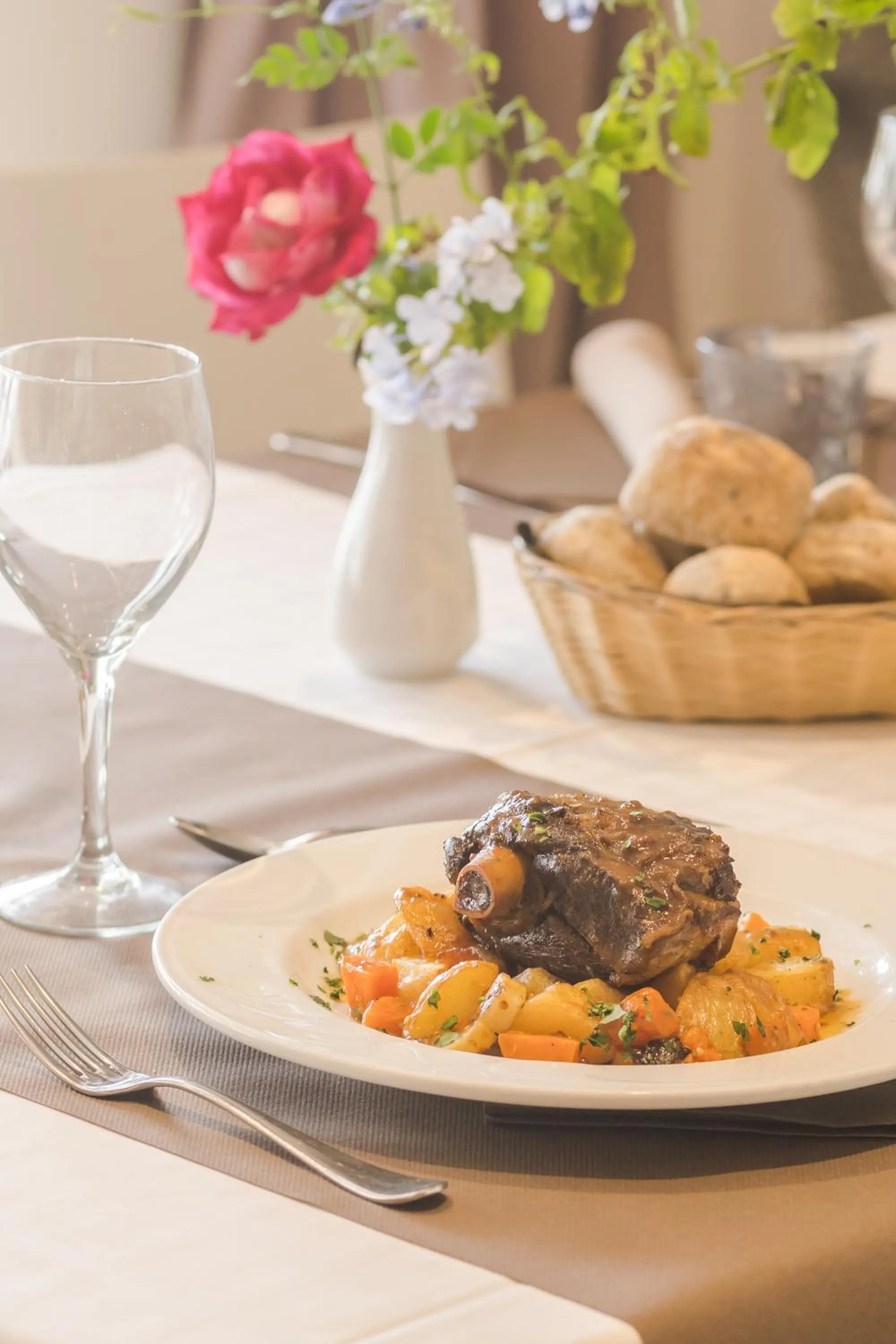 Hotel Jeni & Restaurant