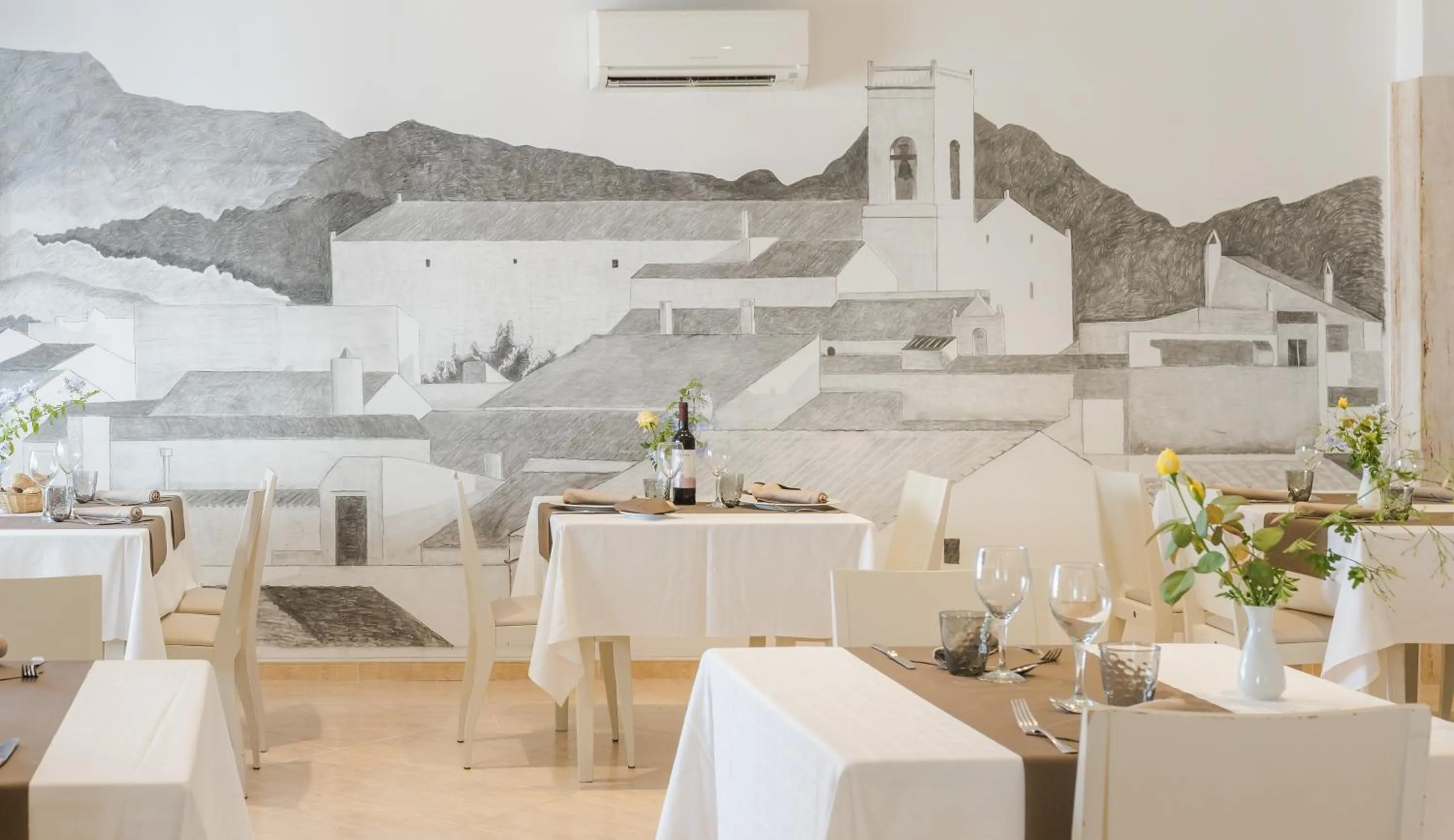 Restaurant/places to eat in Hotel Jeni & Restaurant