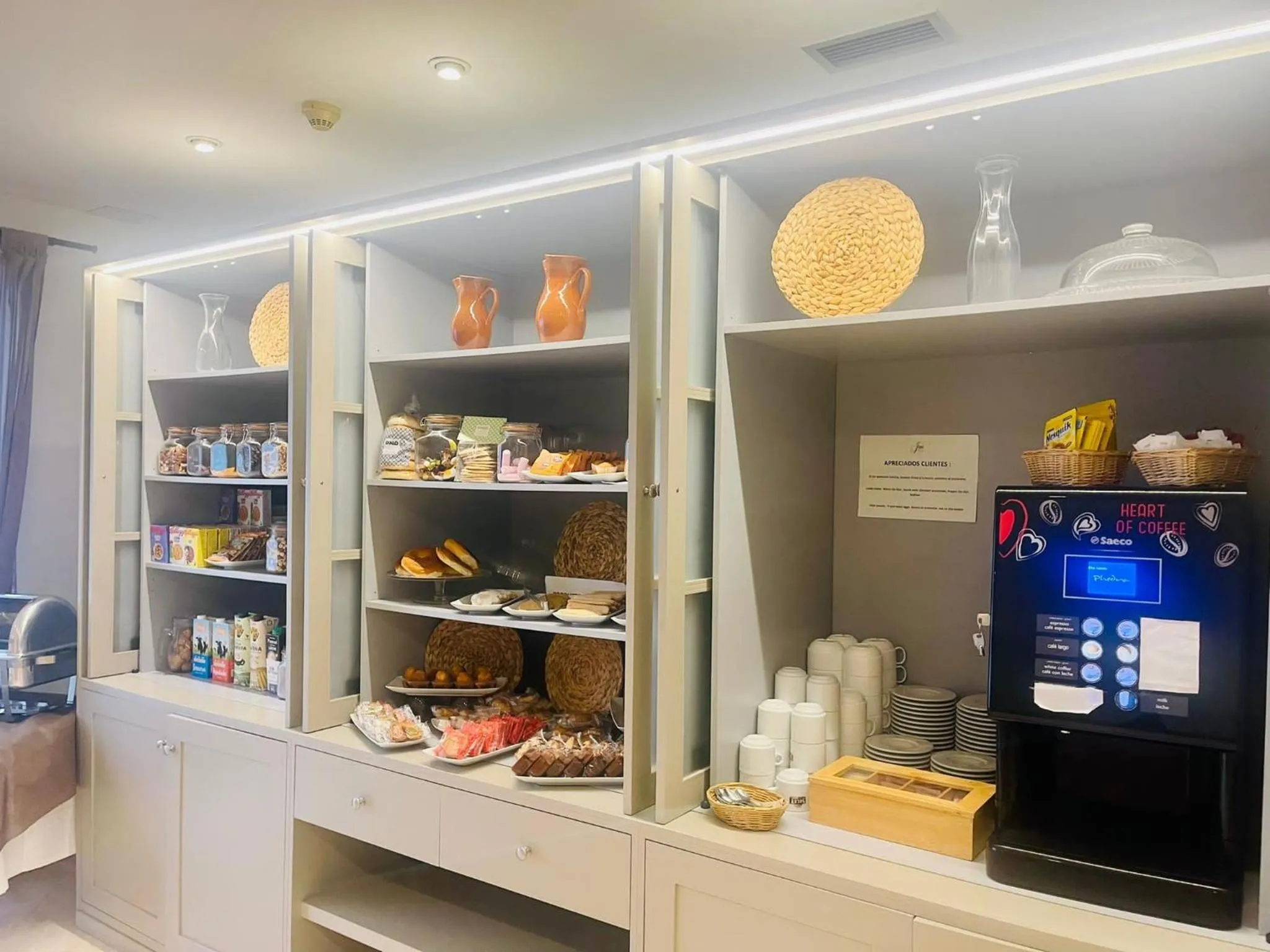 Coffee/tea facilities in Hotel Jeni & Restaurant