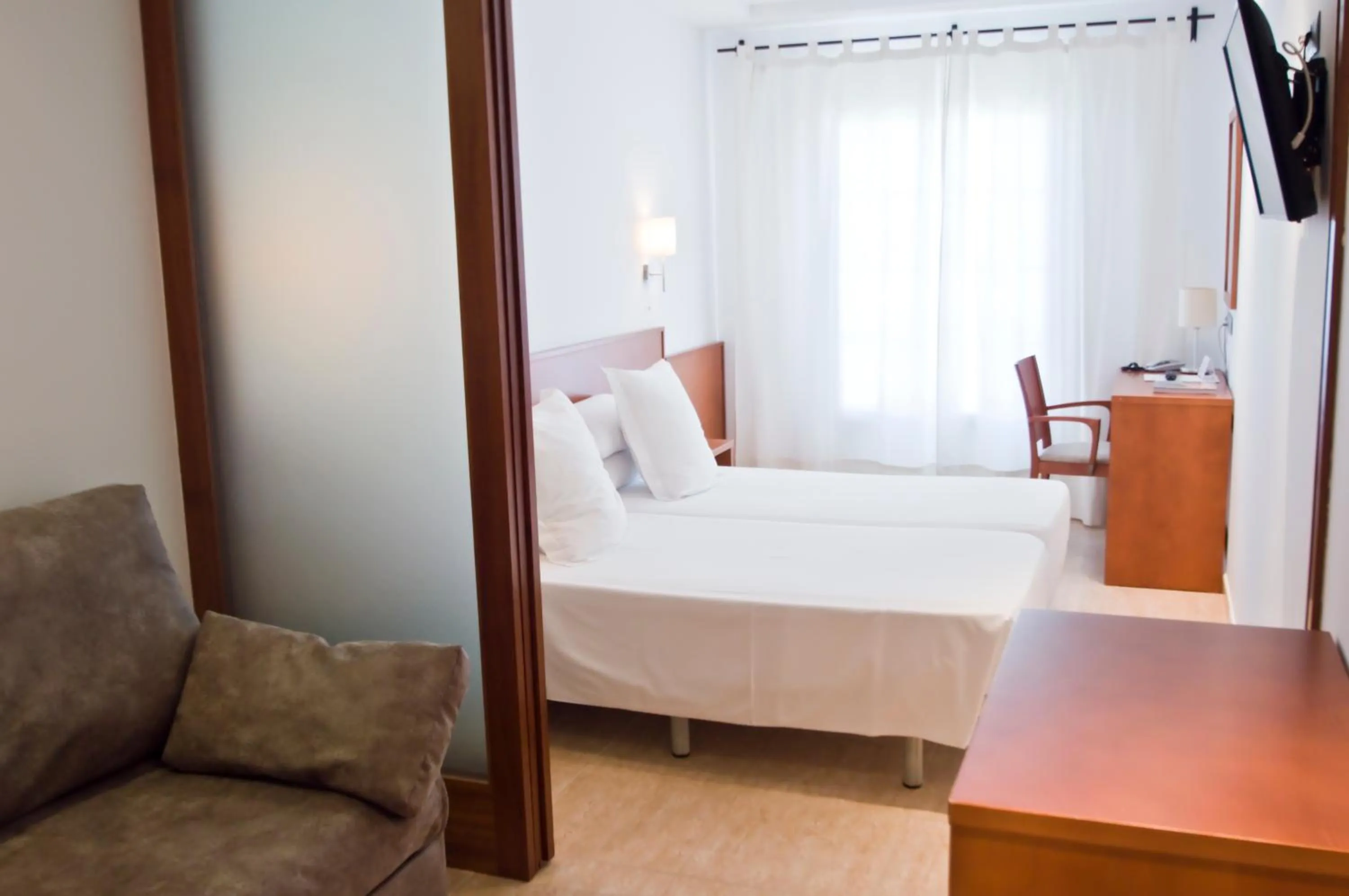 Bedroom, Bed in Hotel Jeni & Restaurant