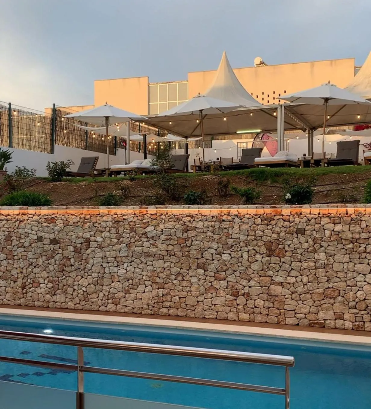 Swimming pool in Hotel Jeni & Restaurant