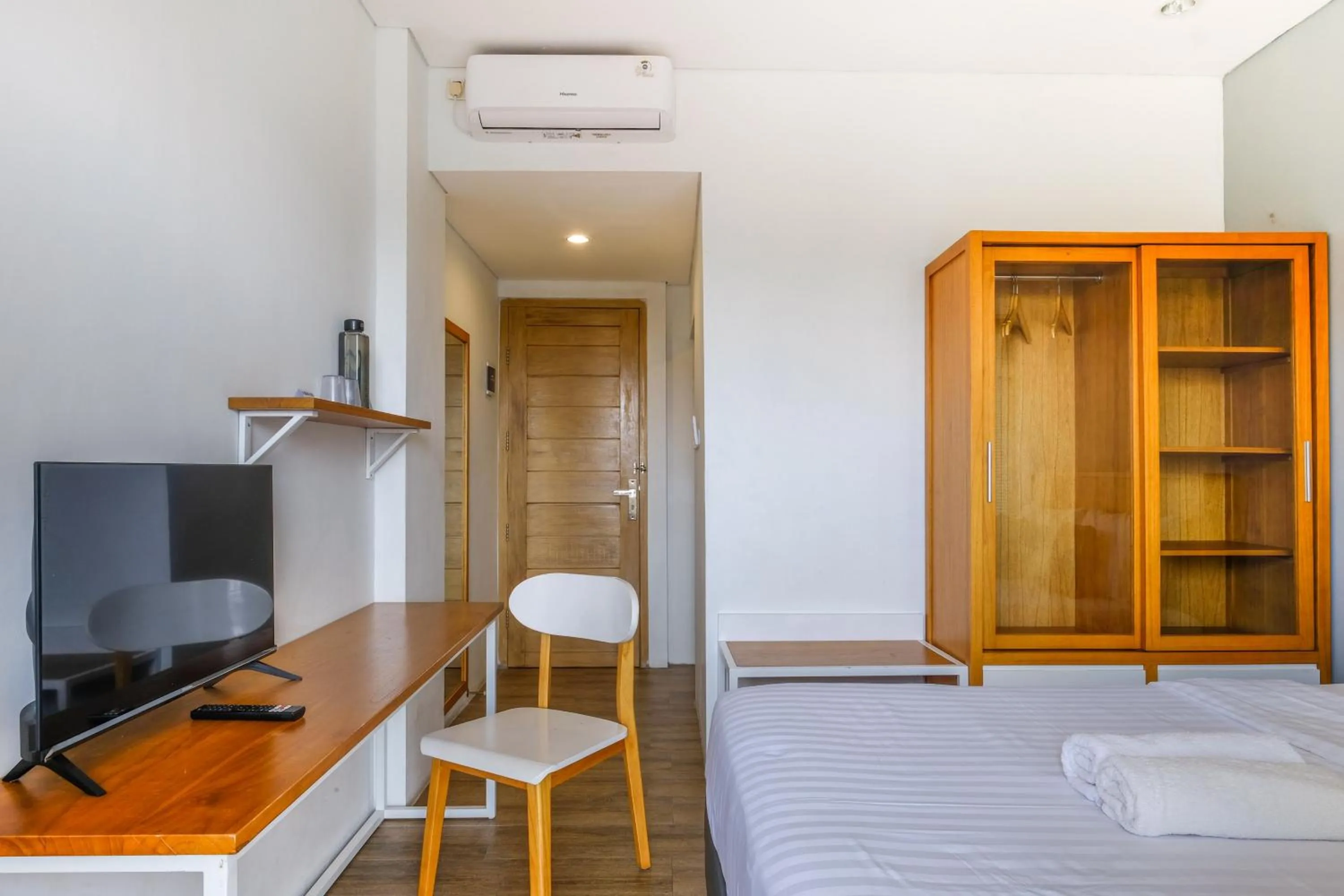 Bedroom, Bed in Urbanview Code Riverstay Yogyakarta