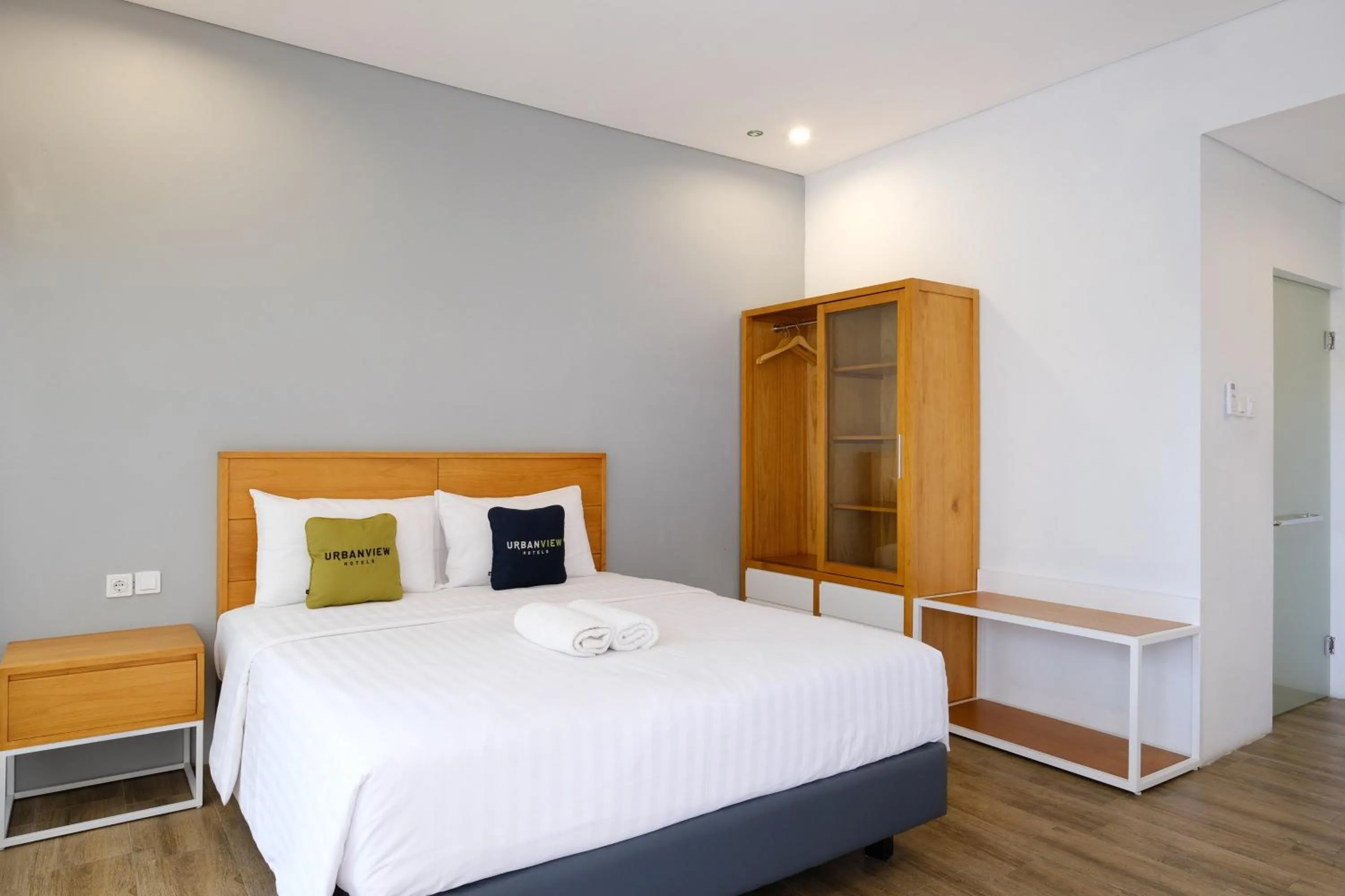 Bedroom, Bed in Urbanview Code Riverstay Yogyakarta