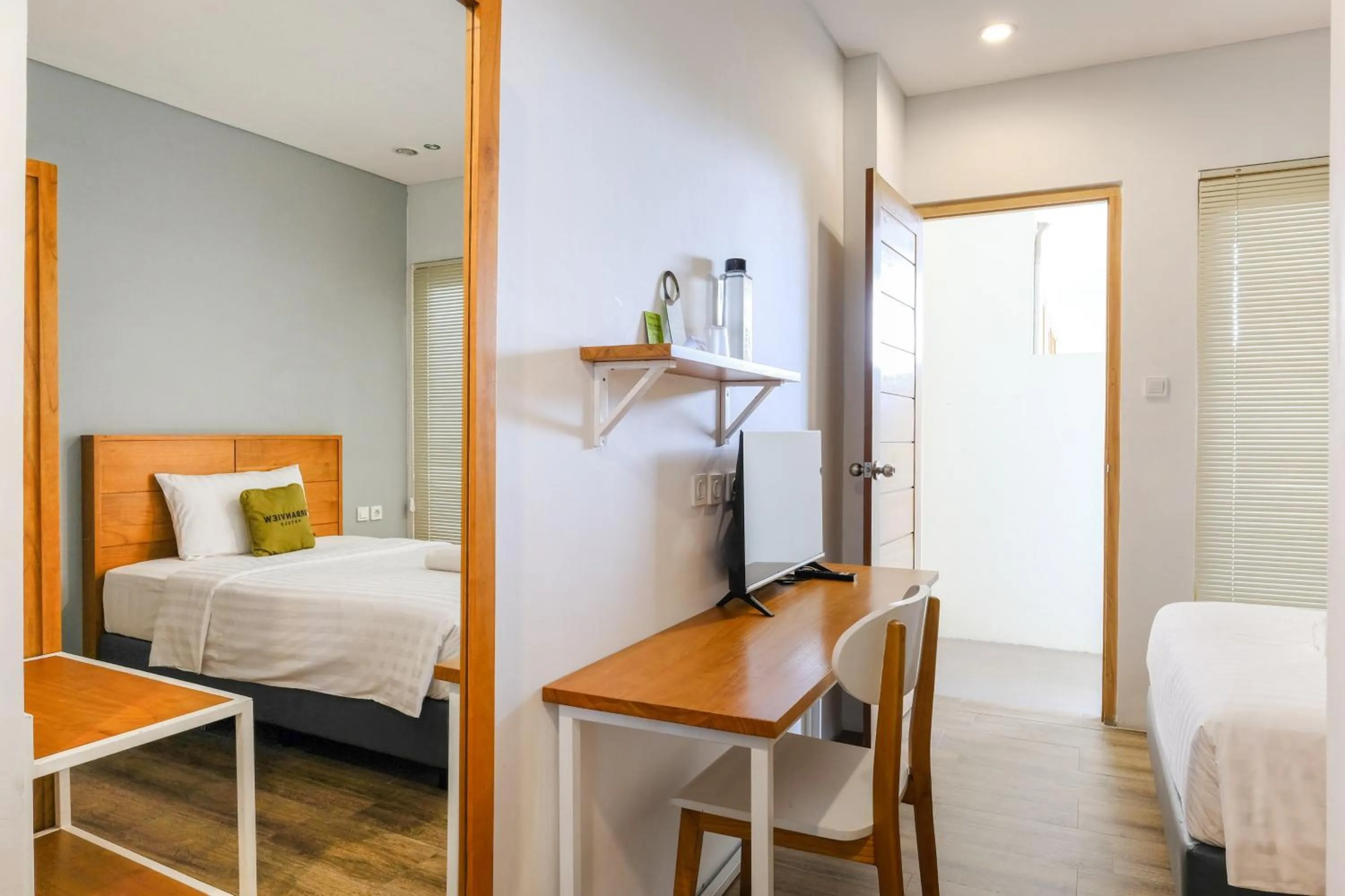 Bedroom, Bed in Urbanview Code Riverstay Yogyakarta