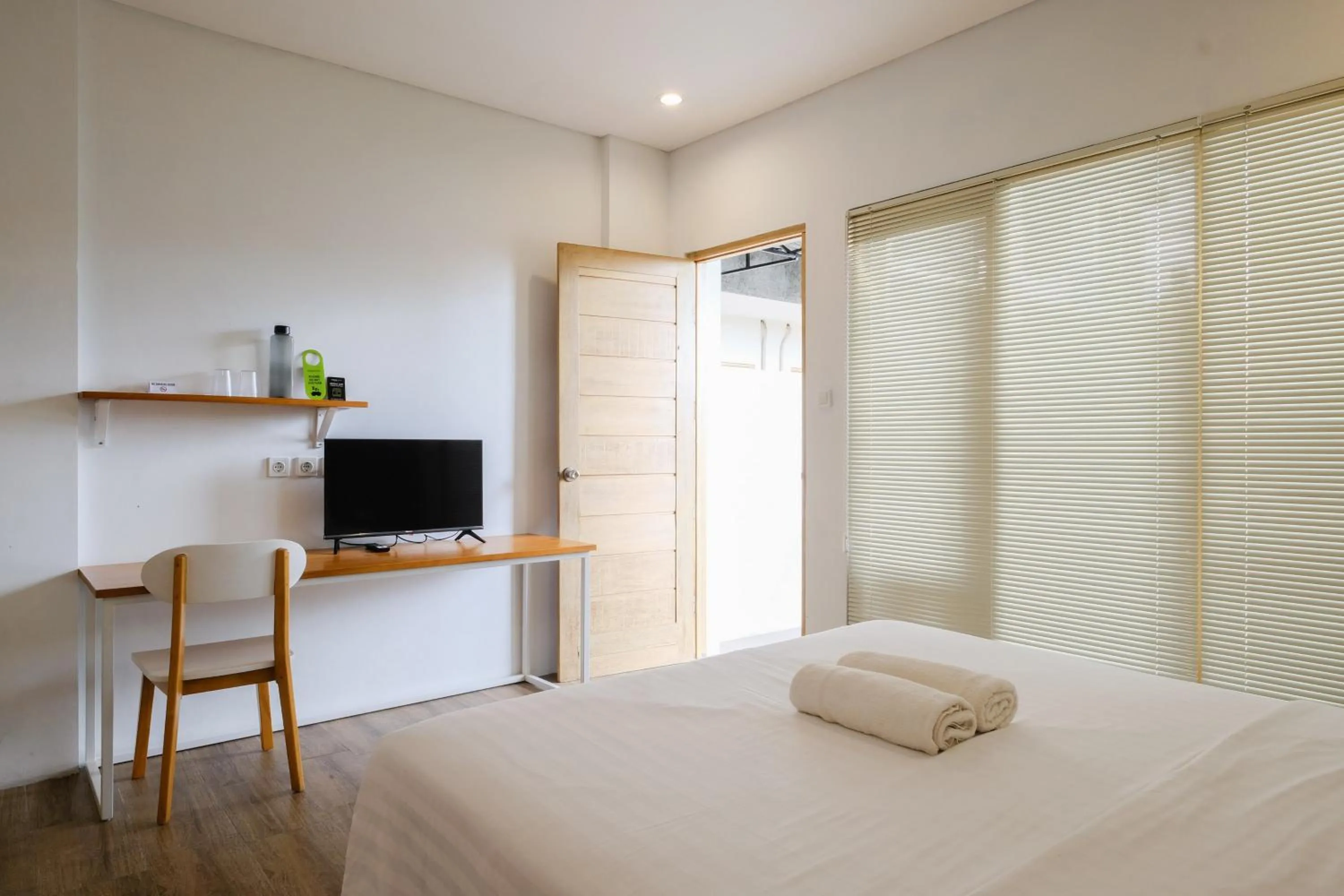 Bedroom, Bed in Urbanview Code Riverstay Yogyakarta