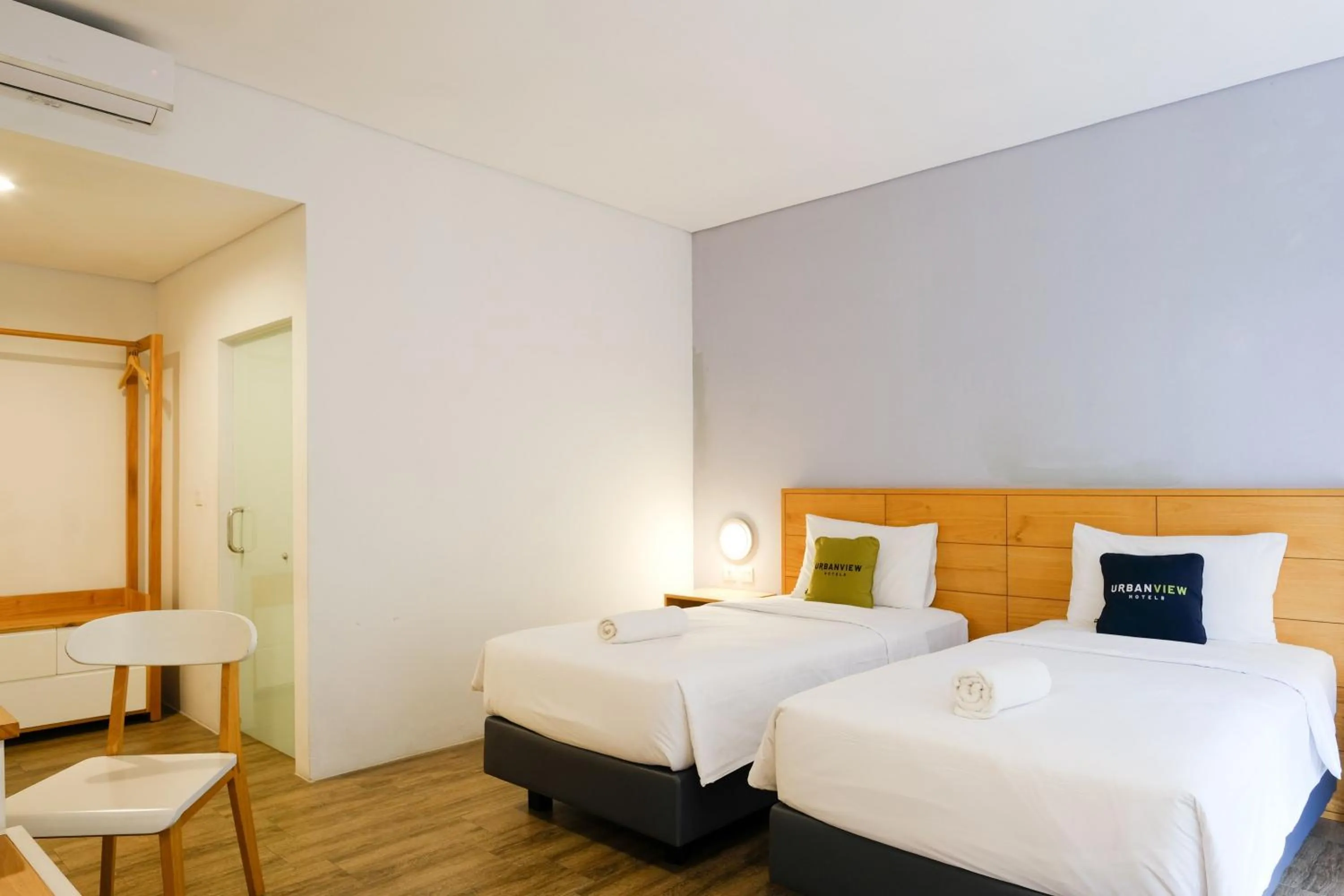 Bedroom, Bed in Urbanview Code Riverstay Yogyakarta