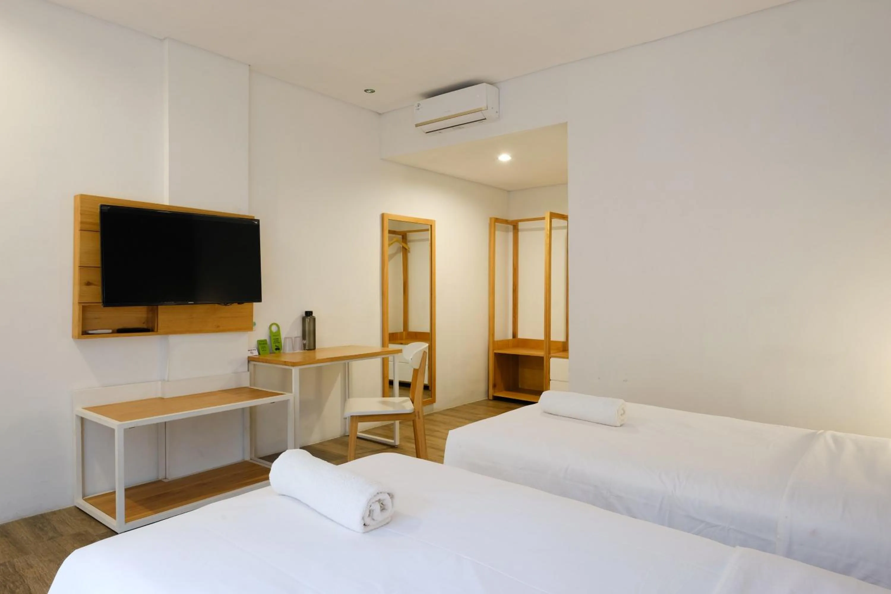 Bedroom, Bed in Urbanview Code Riverstay Yogyakarta