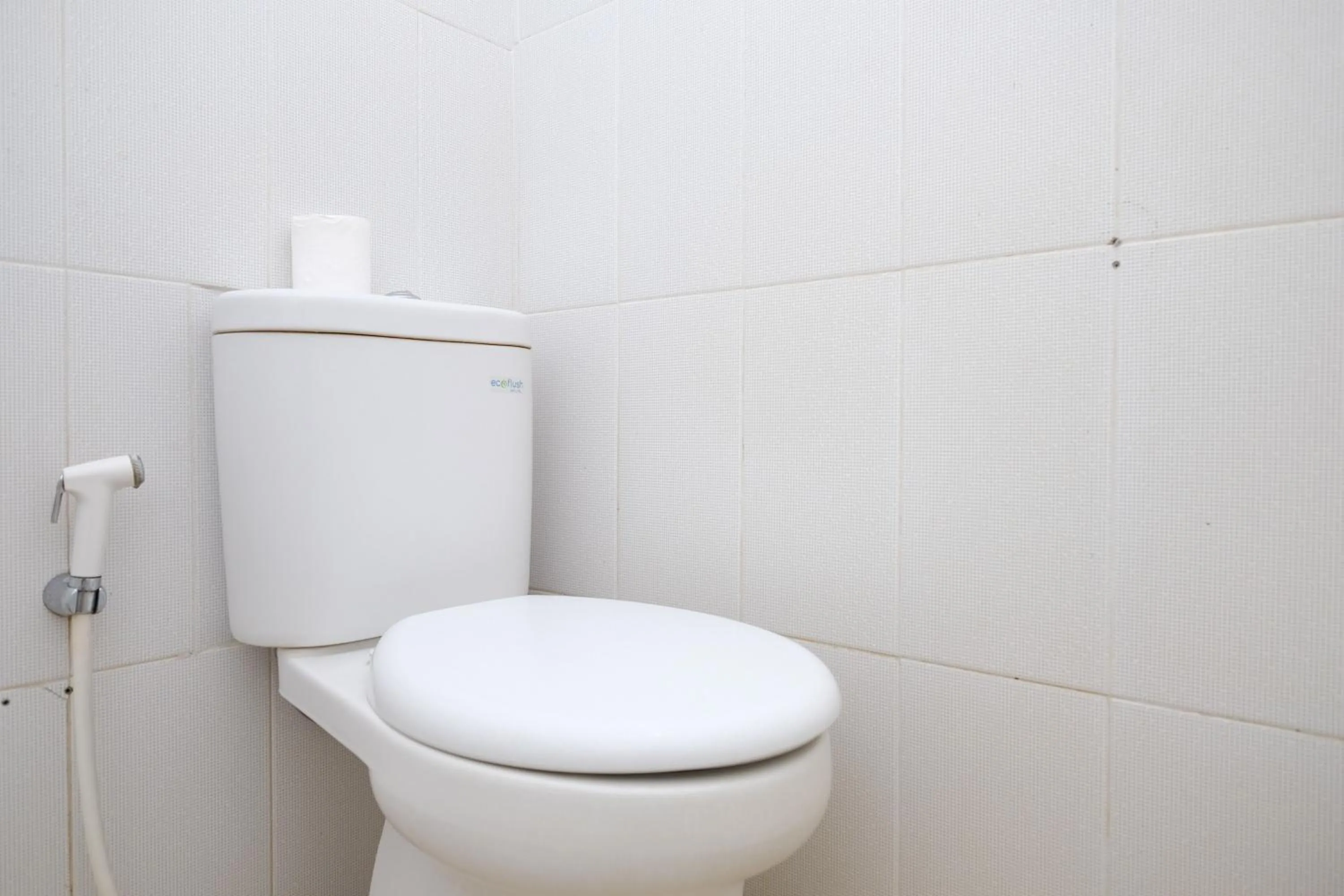 Bathroom in Urbanview Code Riverstay Yogyakarta