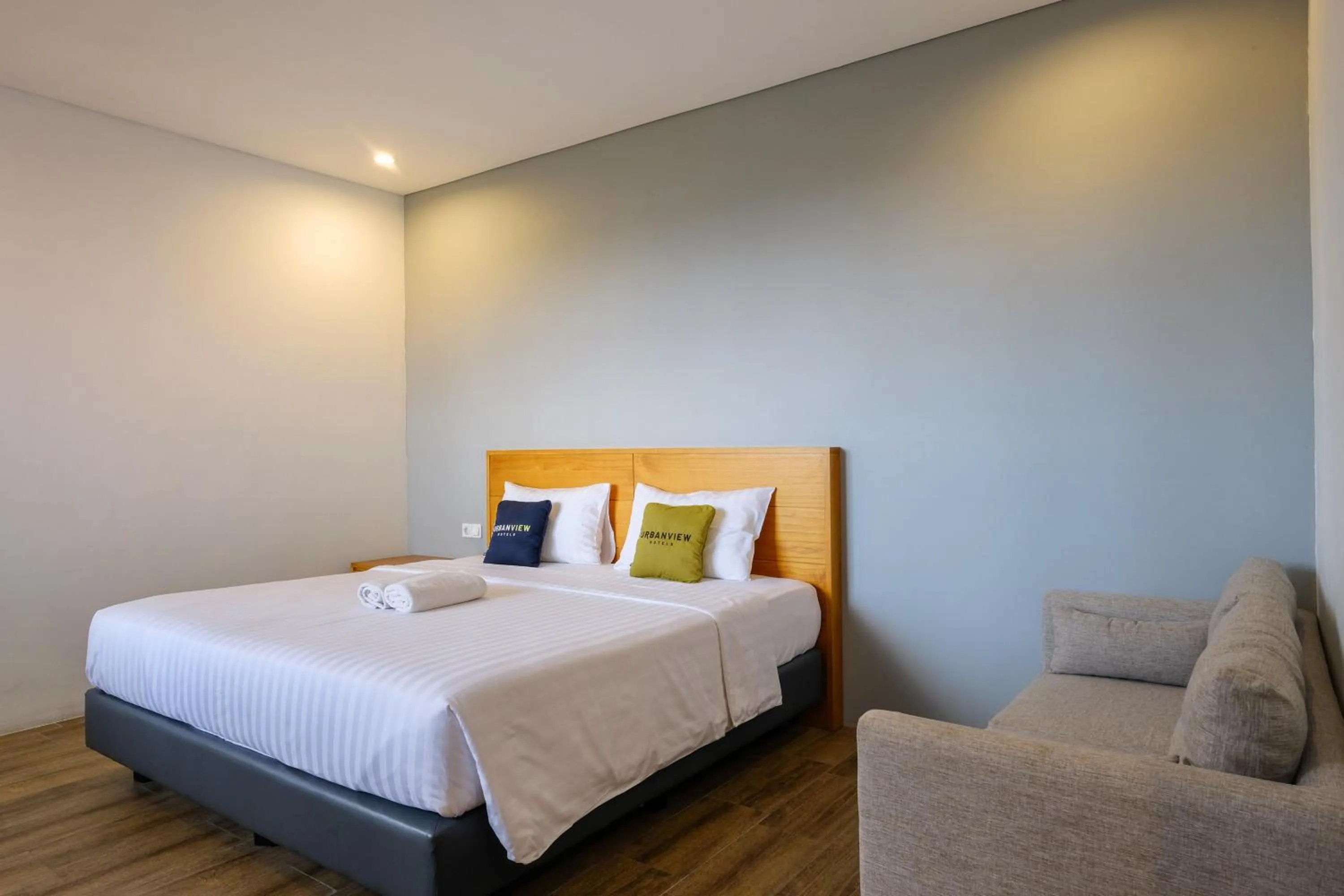 Bedroom, Bed in Urbanview Code Riverstay Yogyakarta
