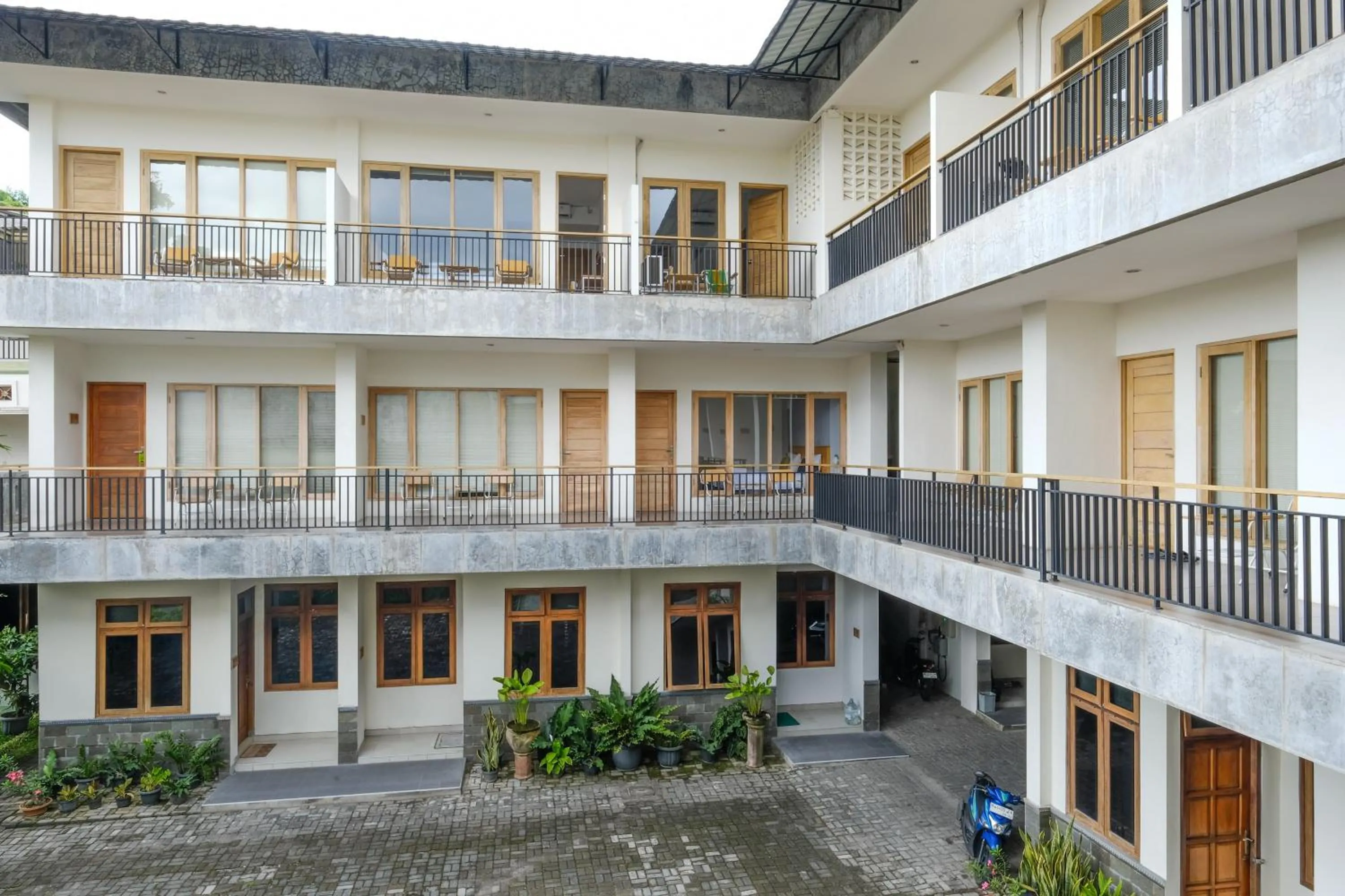 Facade/entrance in Urbanview Code Riverstay Yogyakarta