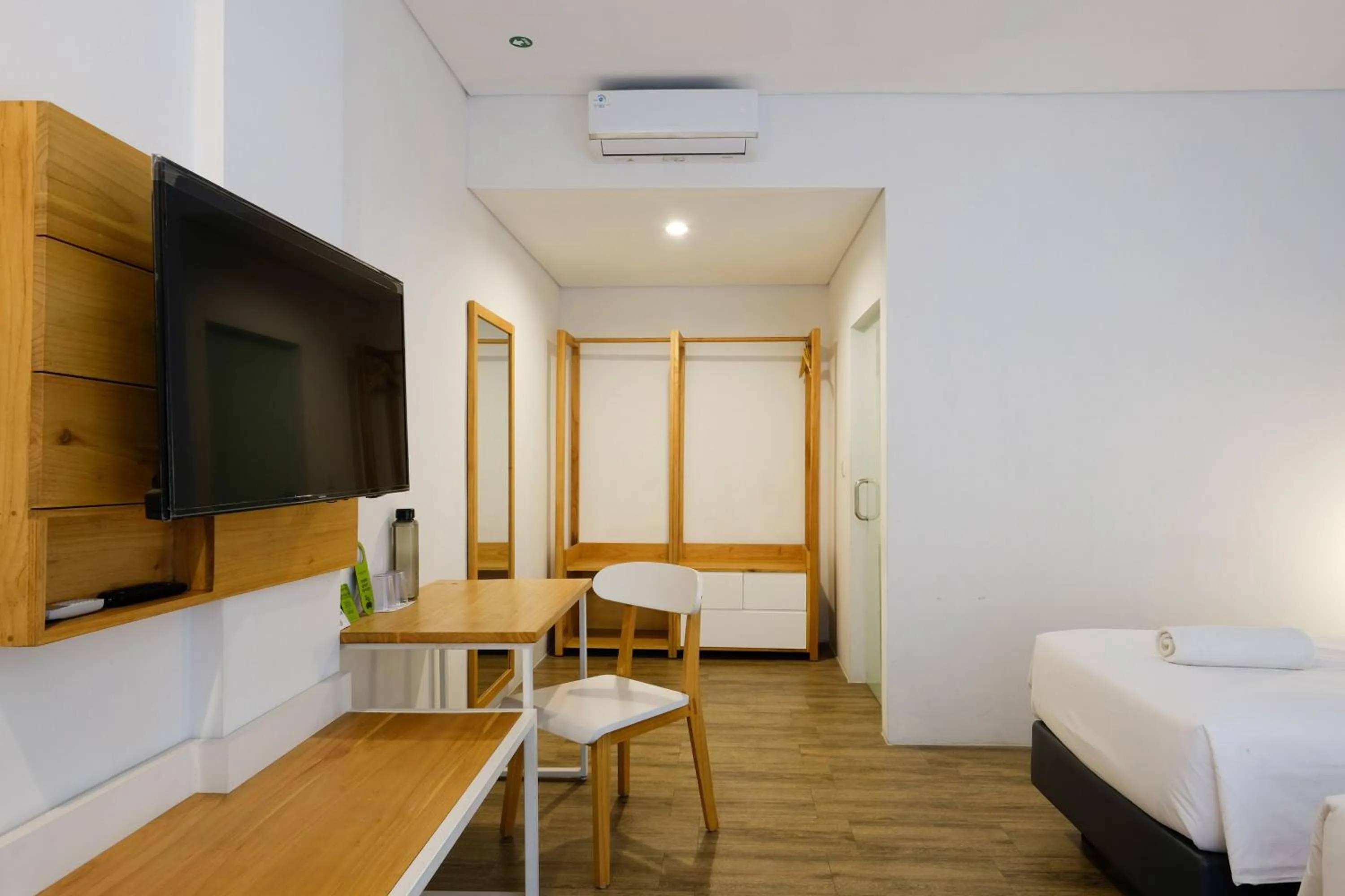 TV and multimedia, Bed in Urbanview Code Riverstay Yogyakarta