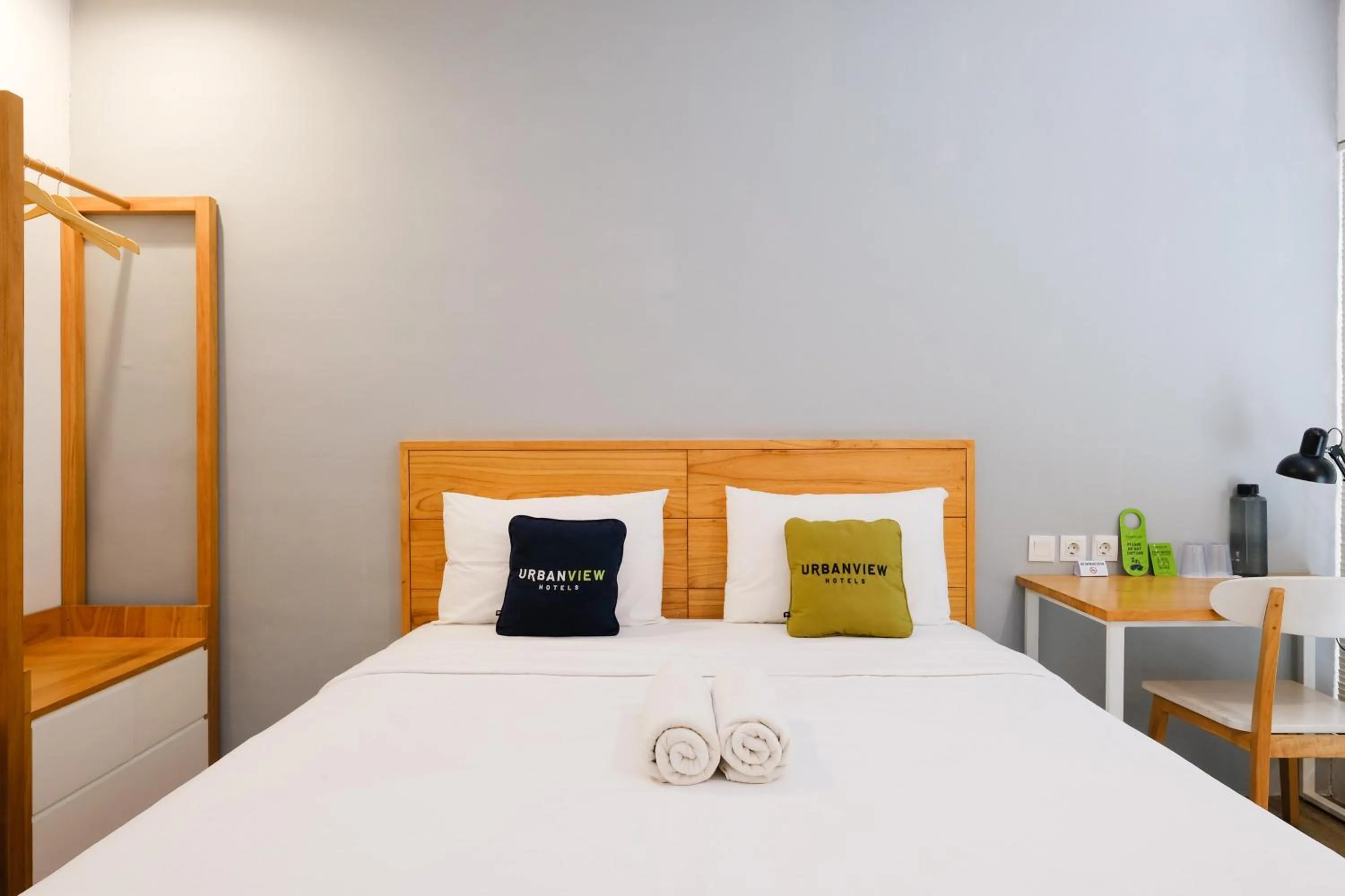 Bedroom, Bed in Urbanview Code Riverstay Yogyakarta