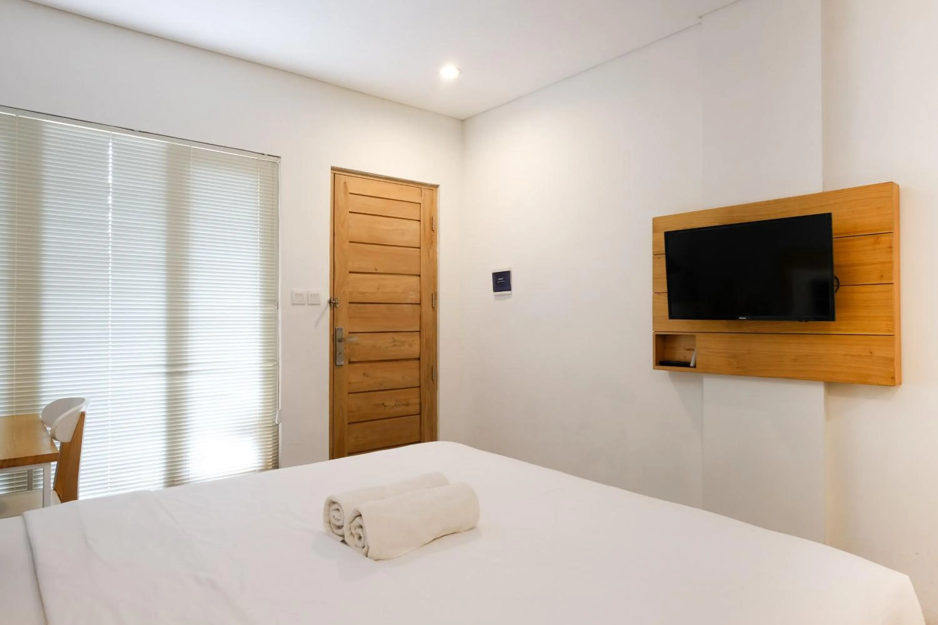 Bedroom, Bed in Urbanview Code Riverstay Yogyakarta