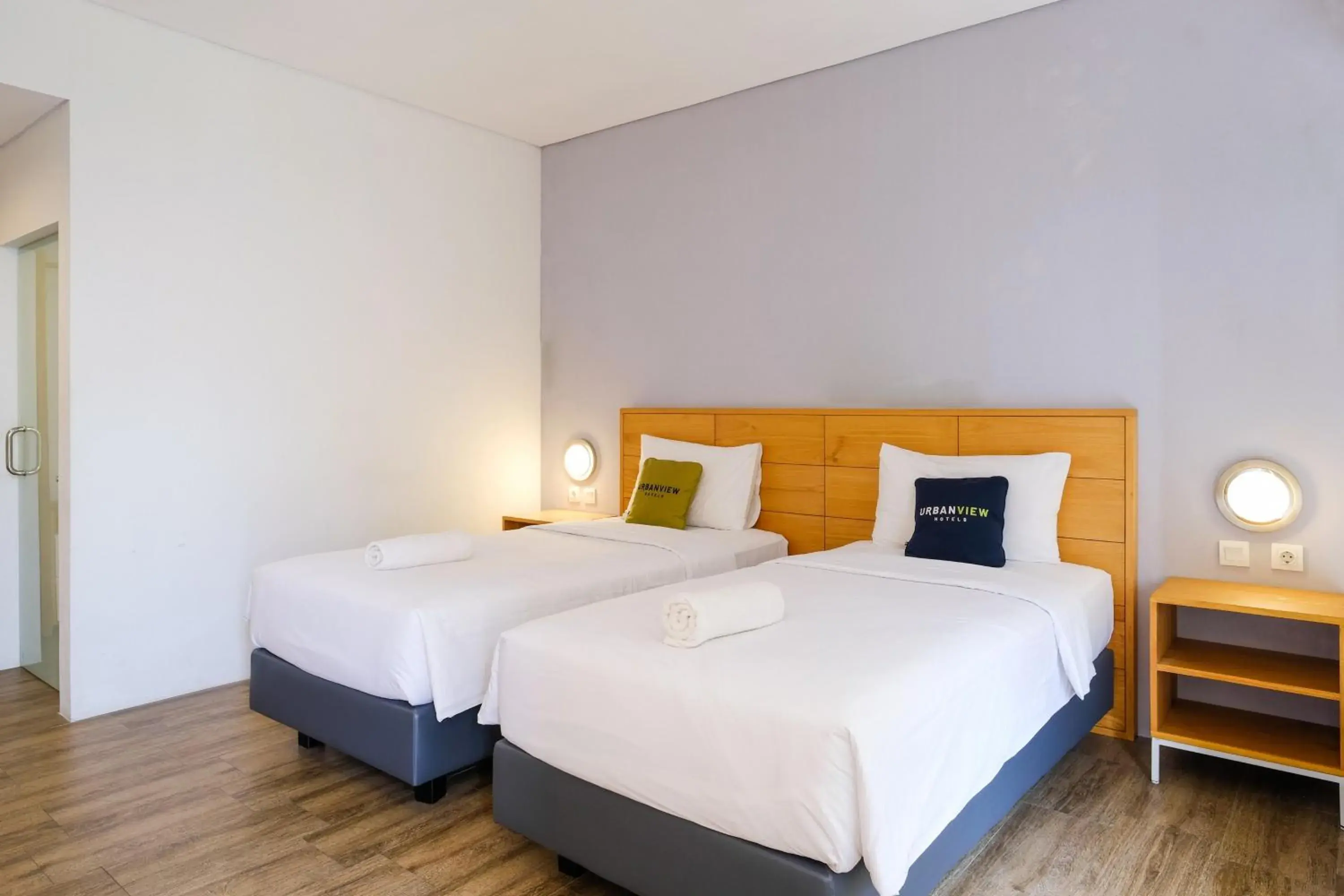 Deluxe Twin Room in Urbanview Code Riverstay Yogyakarta Deluxe Twin Room in Urbanview Code Riverstay Yogyakarta