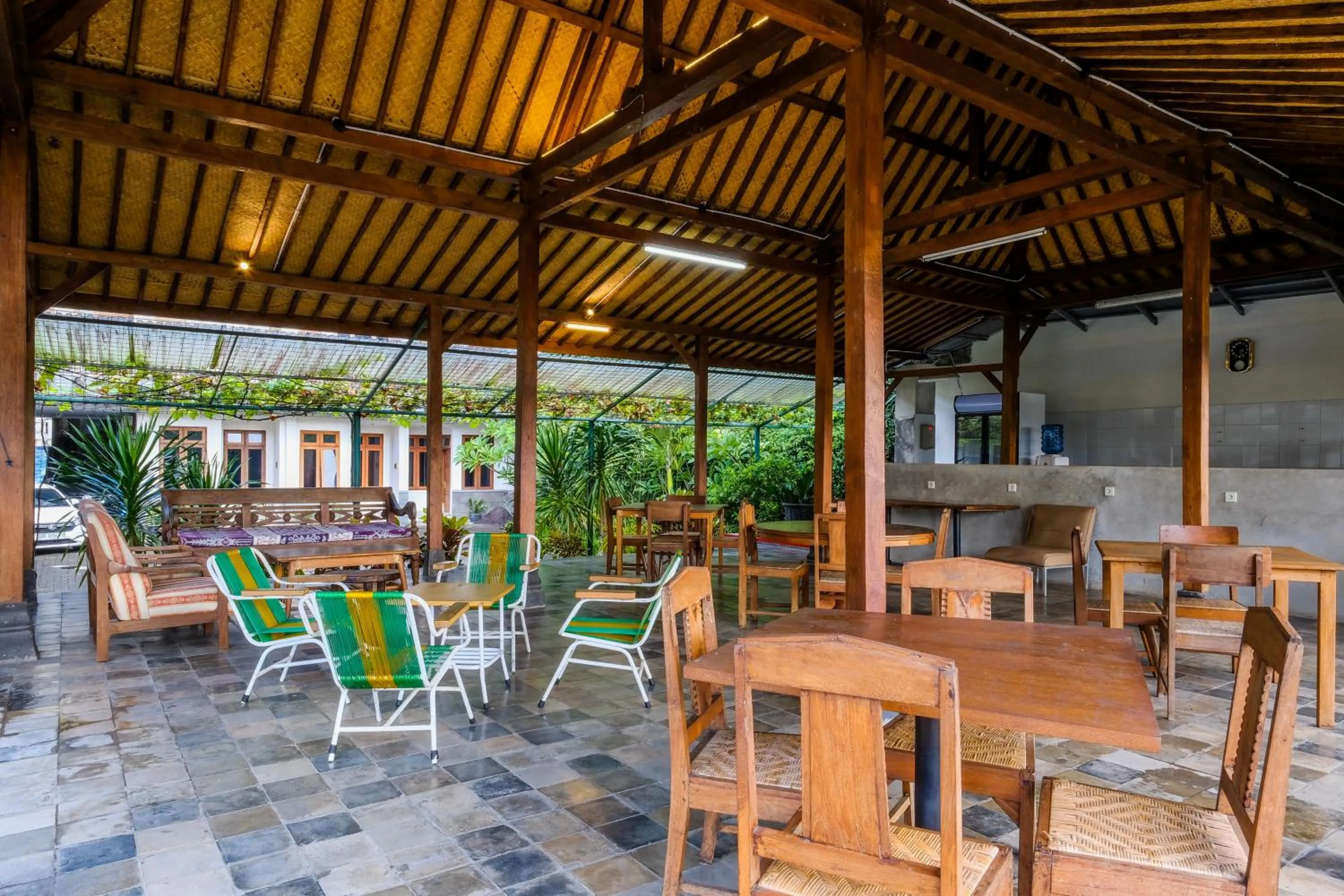 Restaurant/places to eat in Urbanview Code Riverstay Yogyakarta