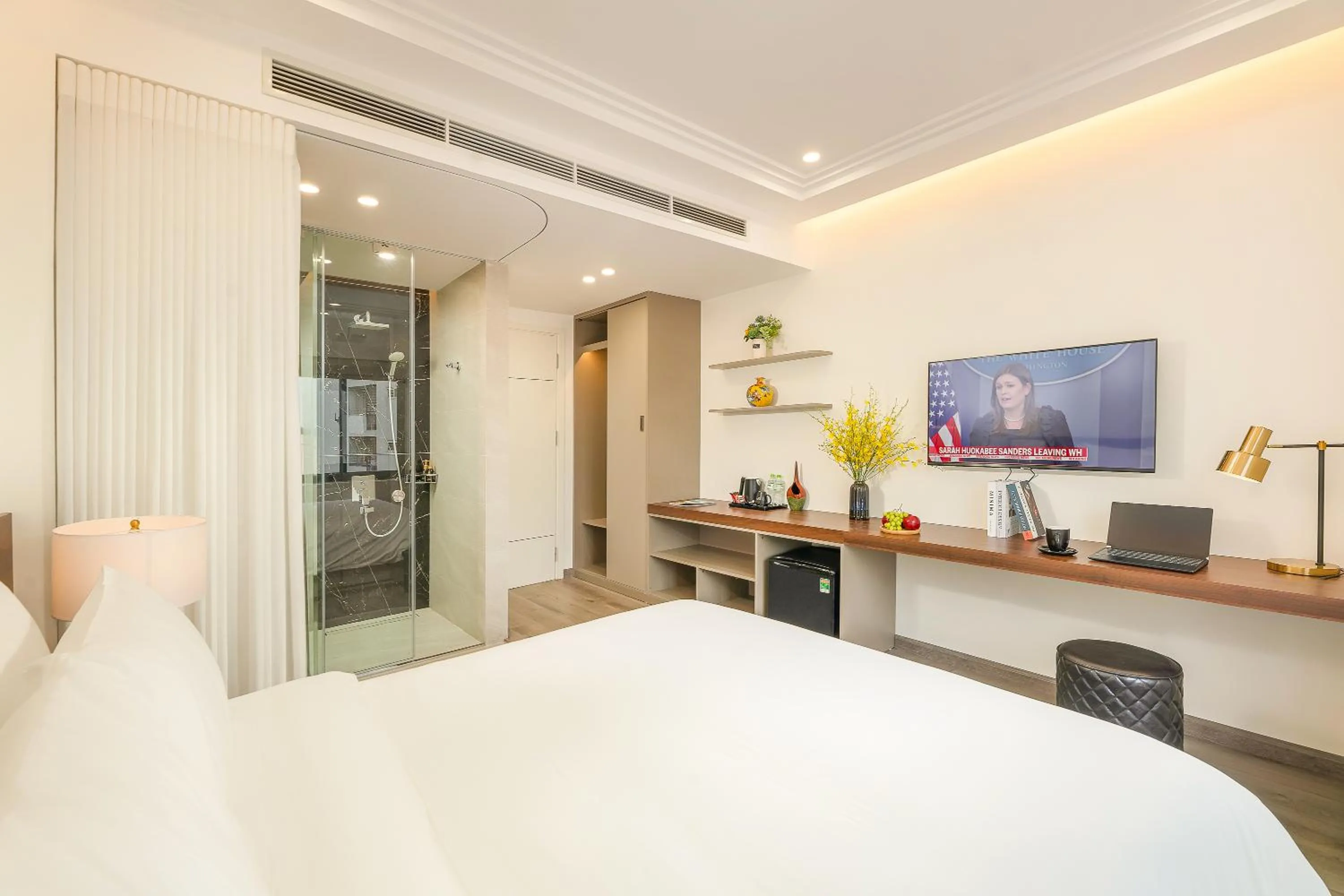 Photo of the whole room, Bed in Gilson Hanoi Hotel