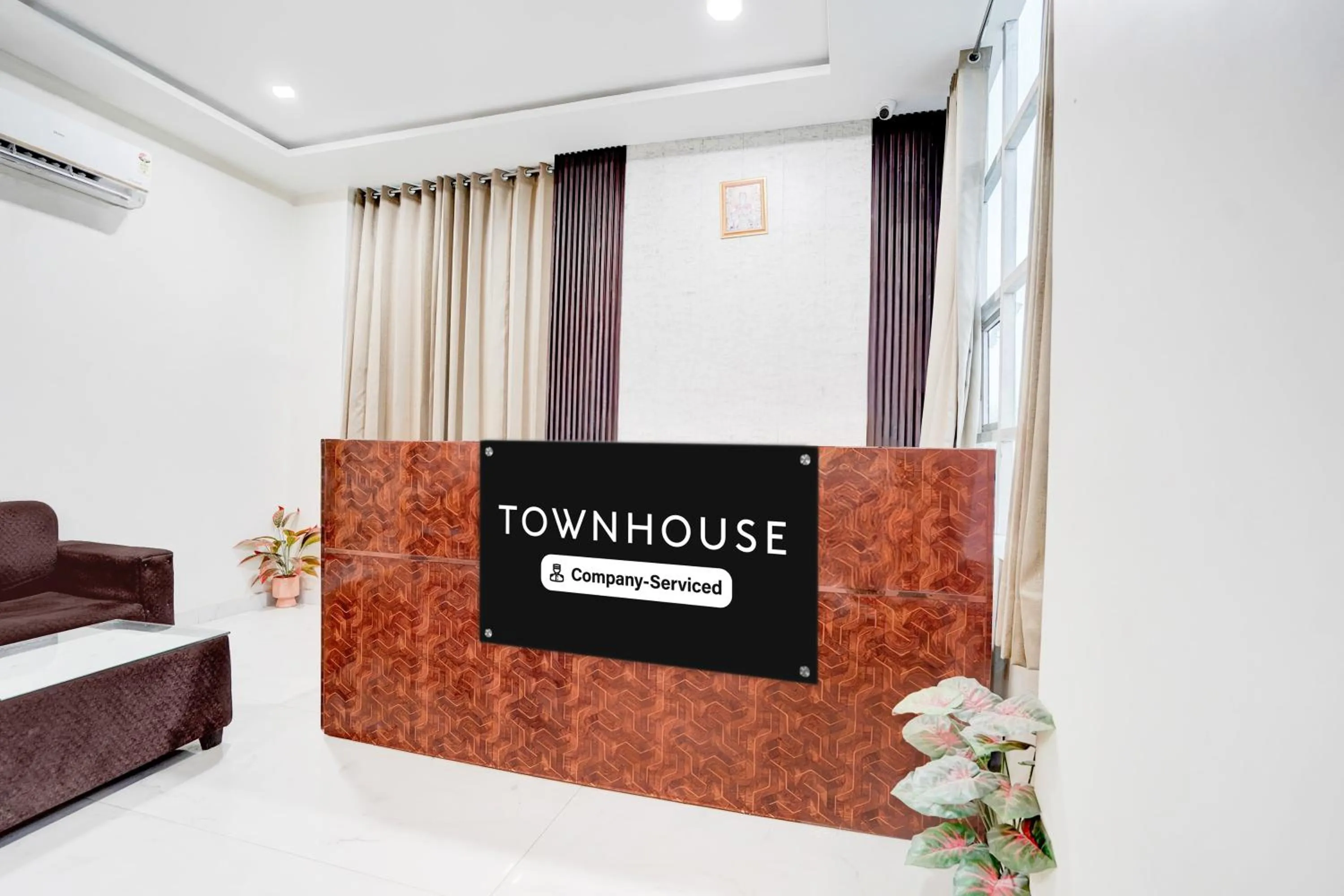 Lobby or reception in Super Townhouse Narholi Bridge Mathura