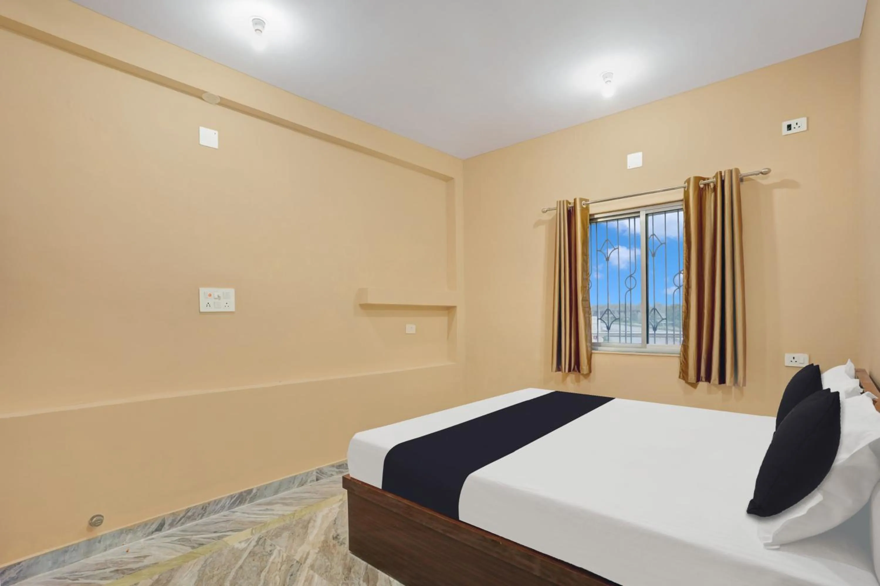 Bathroom in Hotel O Mayur Residency