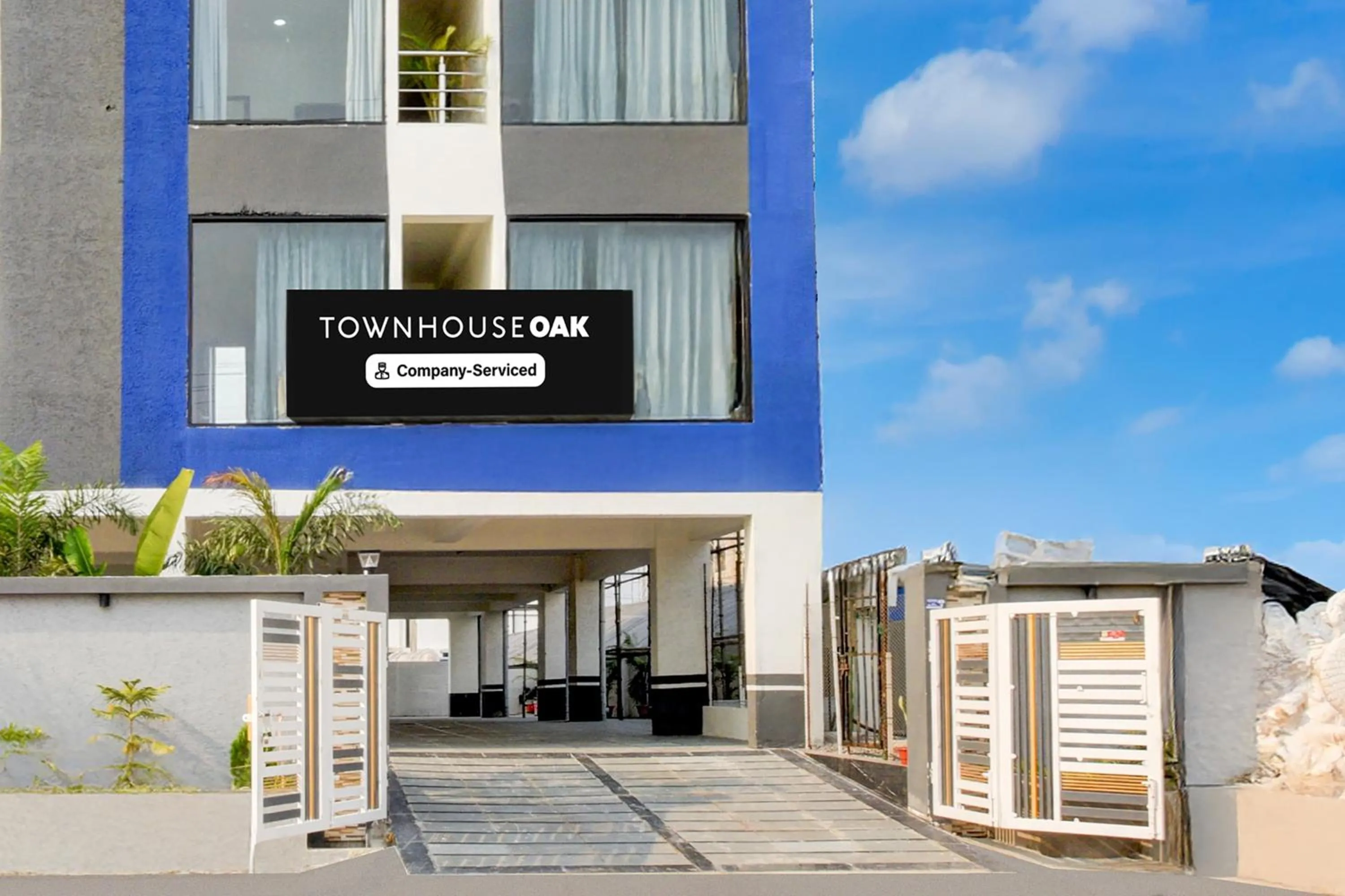 Facade/entrance in Super Townhouse Oak Nagole Metro Station Formerly Saka Arcade