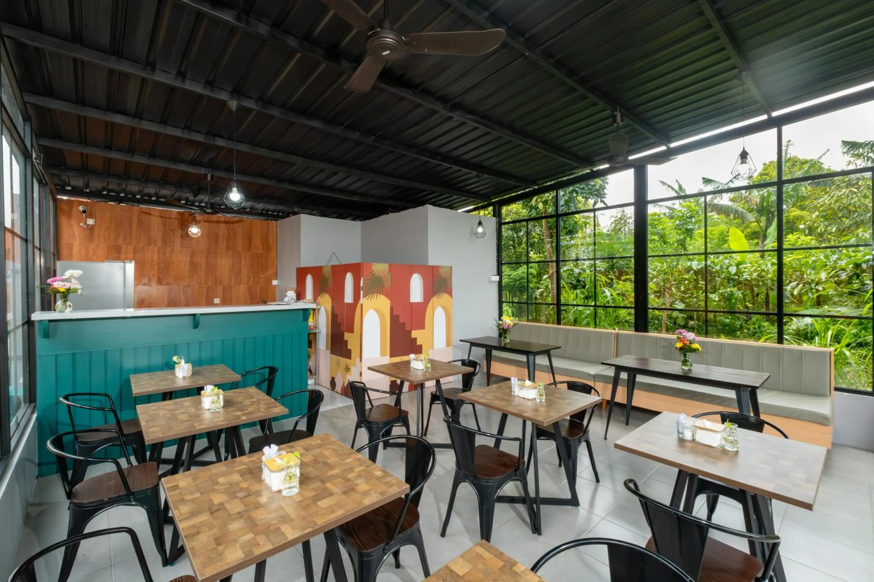 Restaurant/places to eat in Villa Kayu Amertha