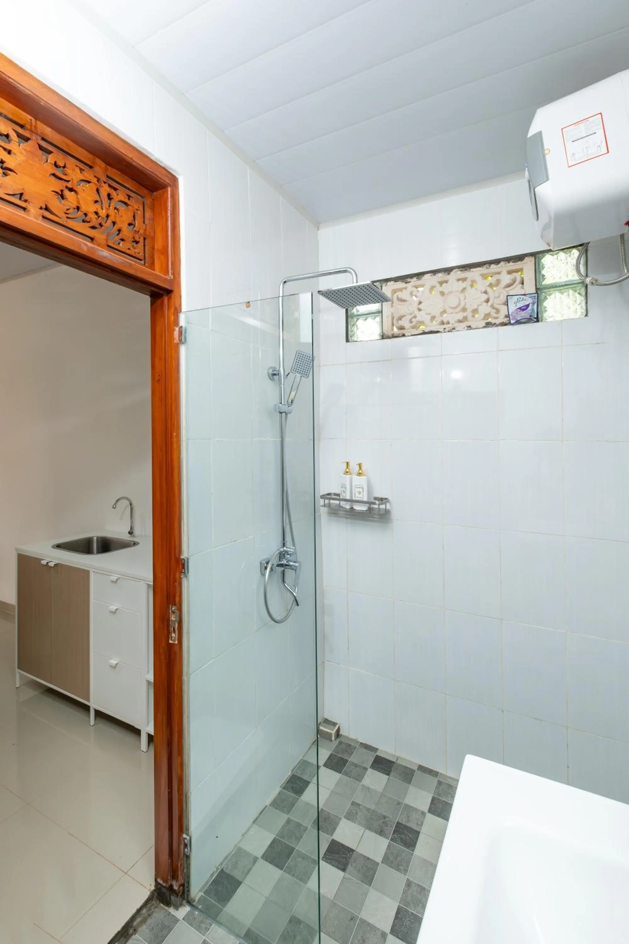 Shower in Villa Kayu Amertha