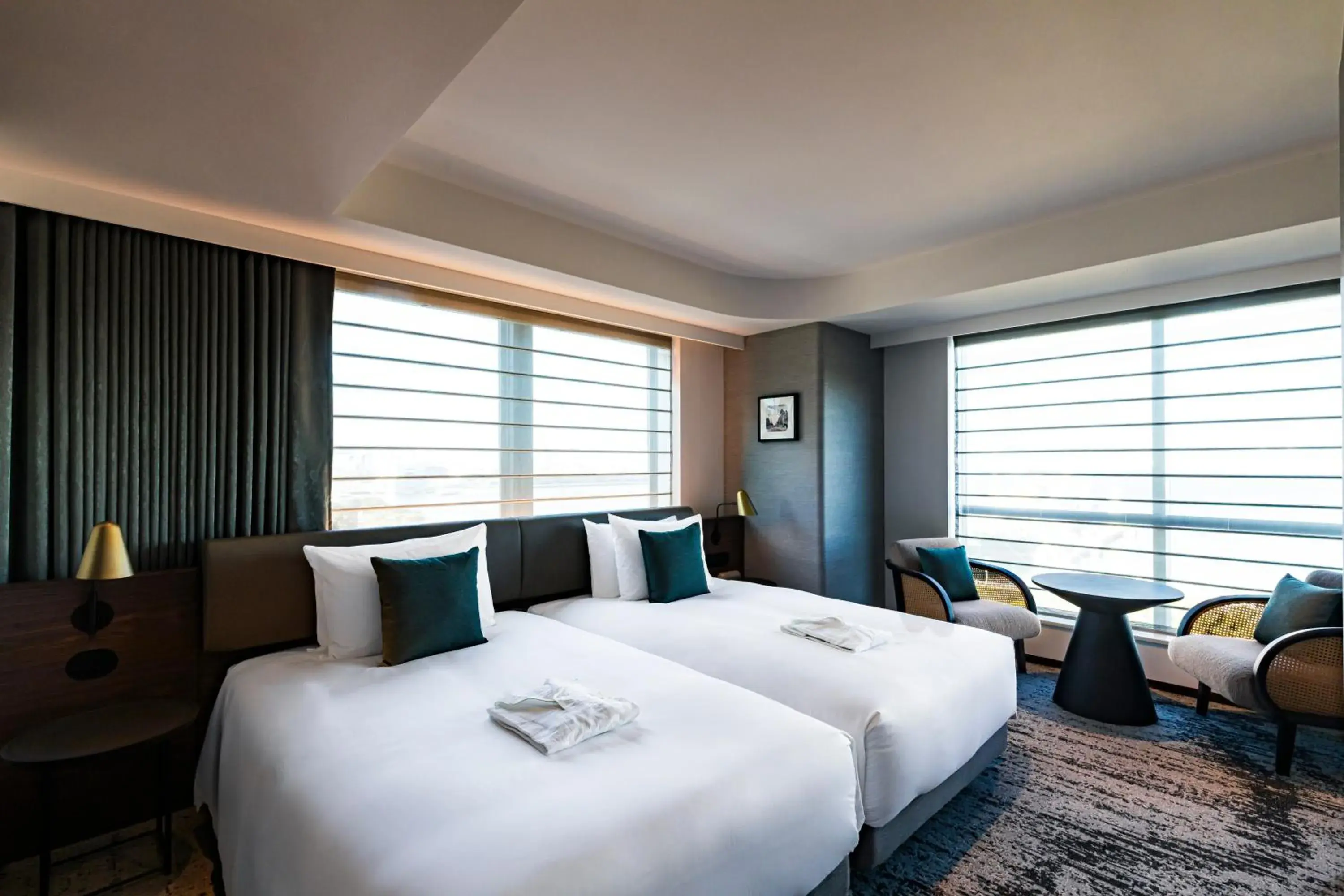 Deluxe Corner Twin Room - Low Floor - Non-Smoking in The Gate Hotel Yokohama by Hulic Deluxe Corner Twin Room - Low Floor - Non-Smoking in The Gate Hotel Yokohama by Hulic