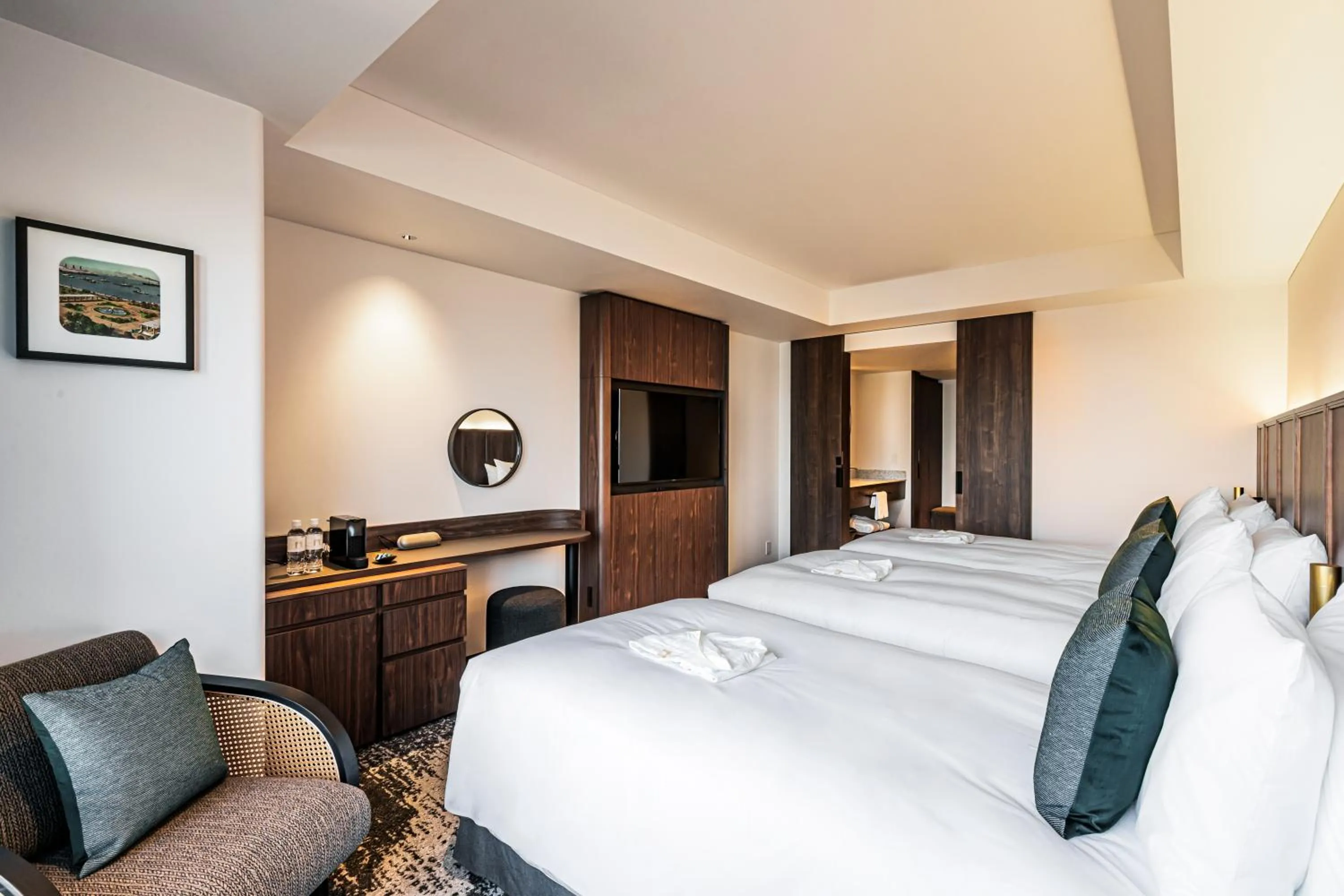 Photo of the whole room, Bed in The Gate Hotel Yokohama by Hulic