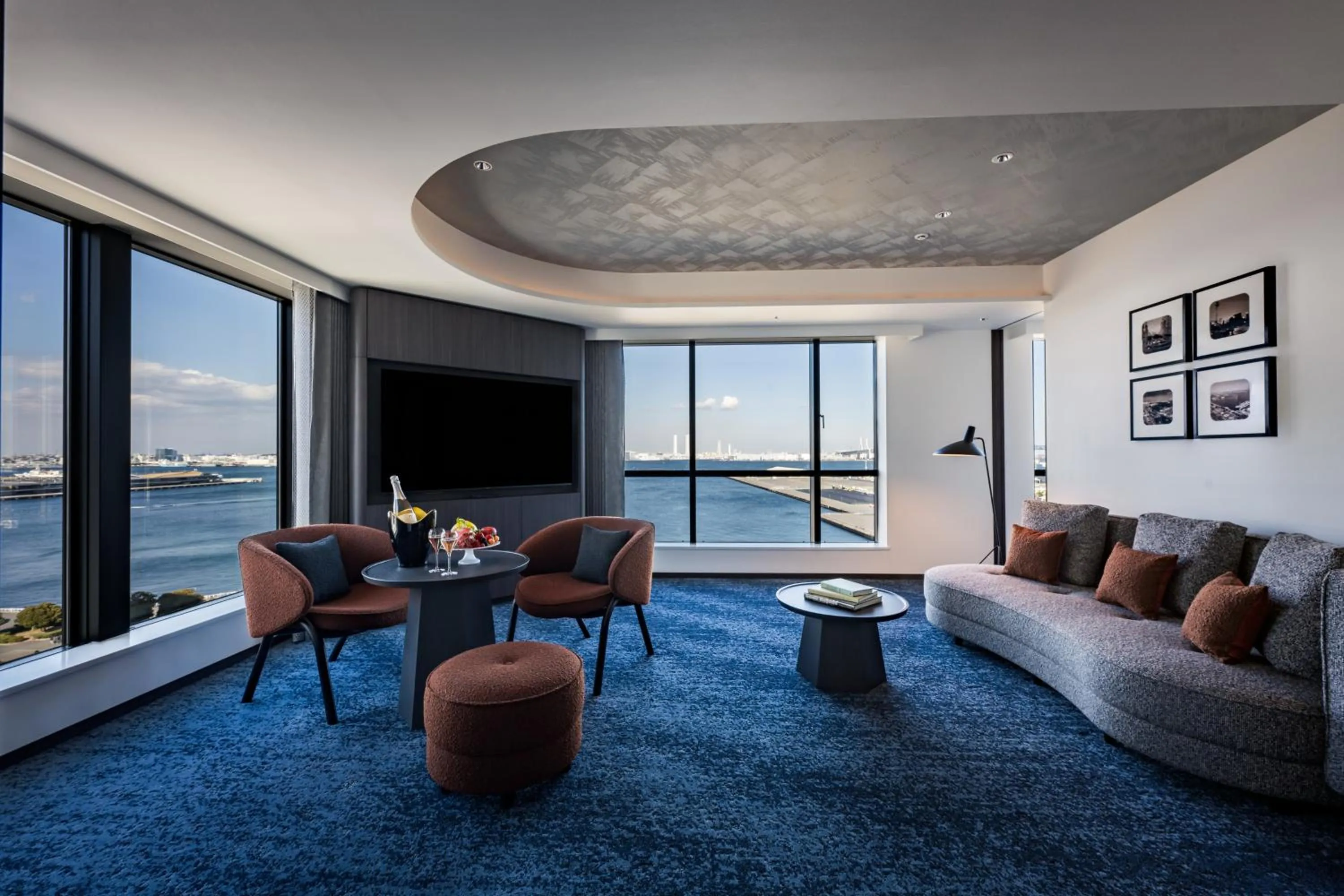 Living room in The Gate Hotel Yokohama by Hulic