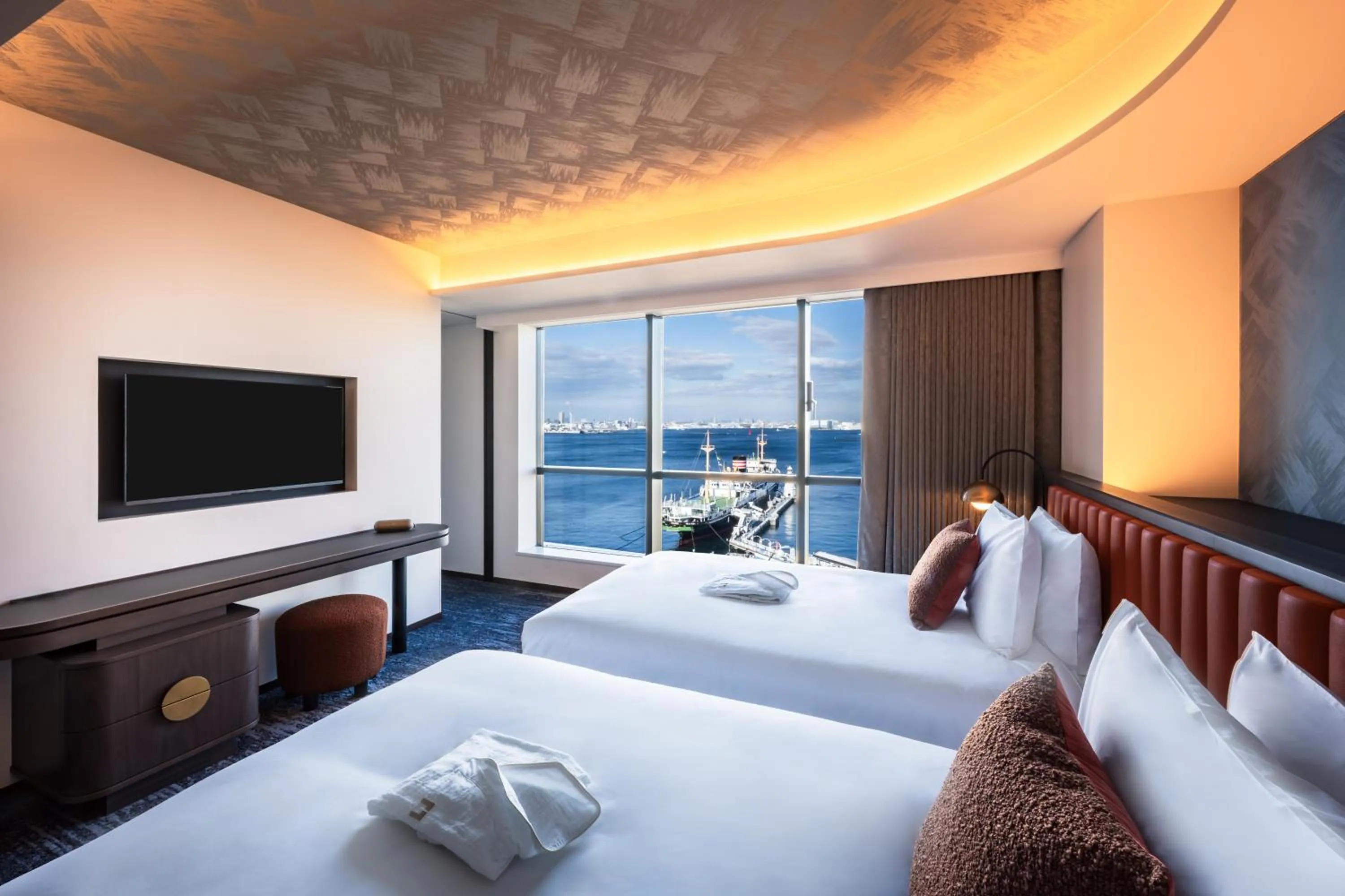 Photo of the whole room, Bed in The Gate Hotel Yokohama by Hulic