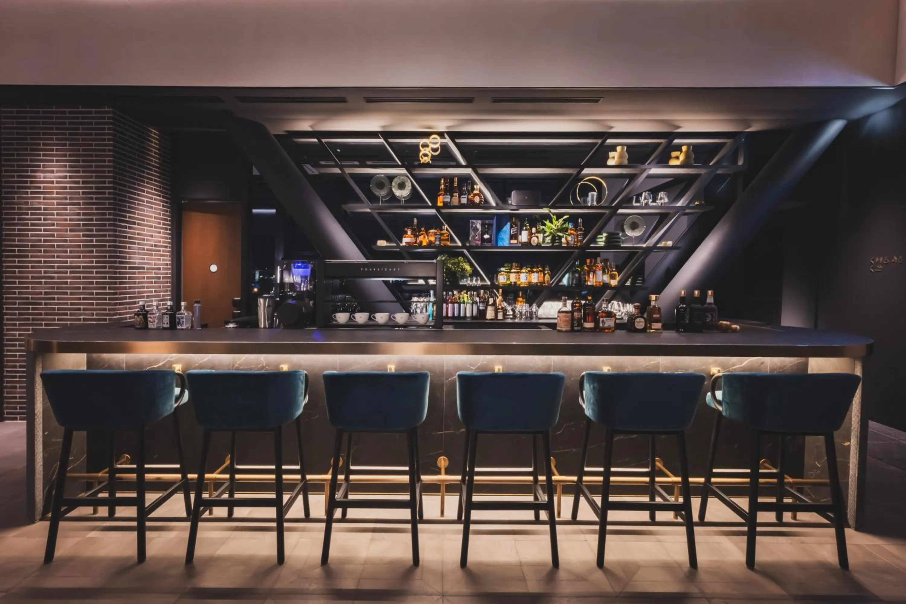 Lounge or bar in The Gate Hotel Yokohama by Hulic