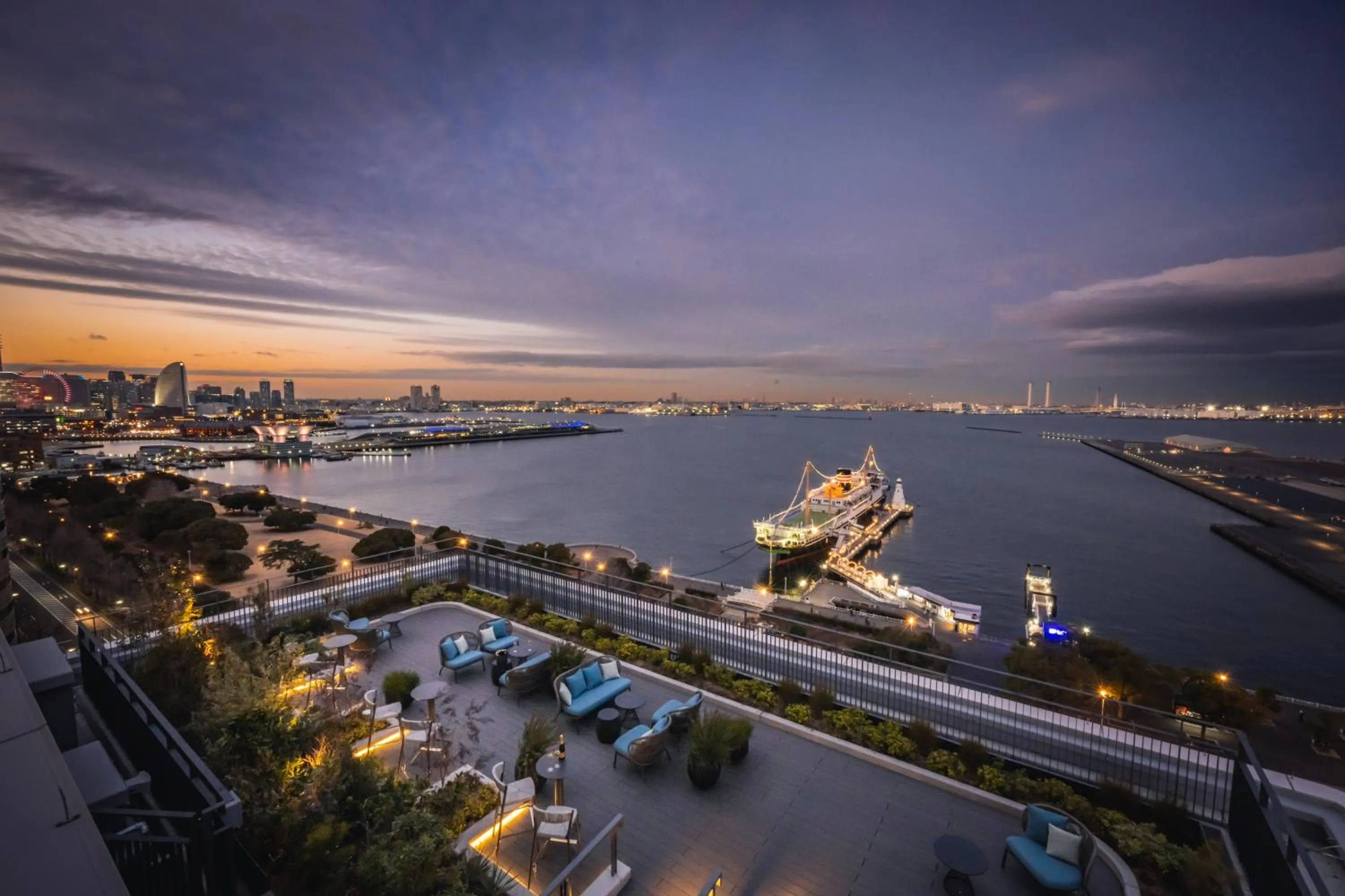 Balcony/Terrace in The Gate Hotel Yokohama by Hulic