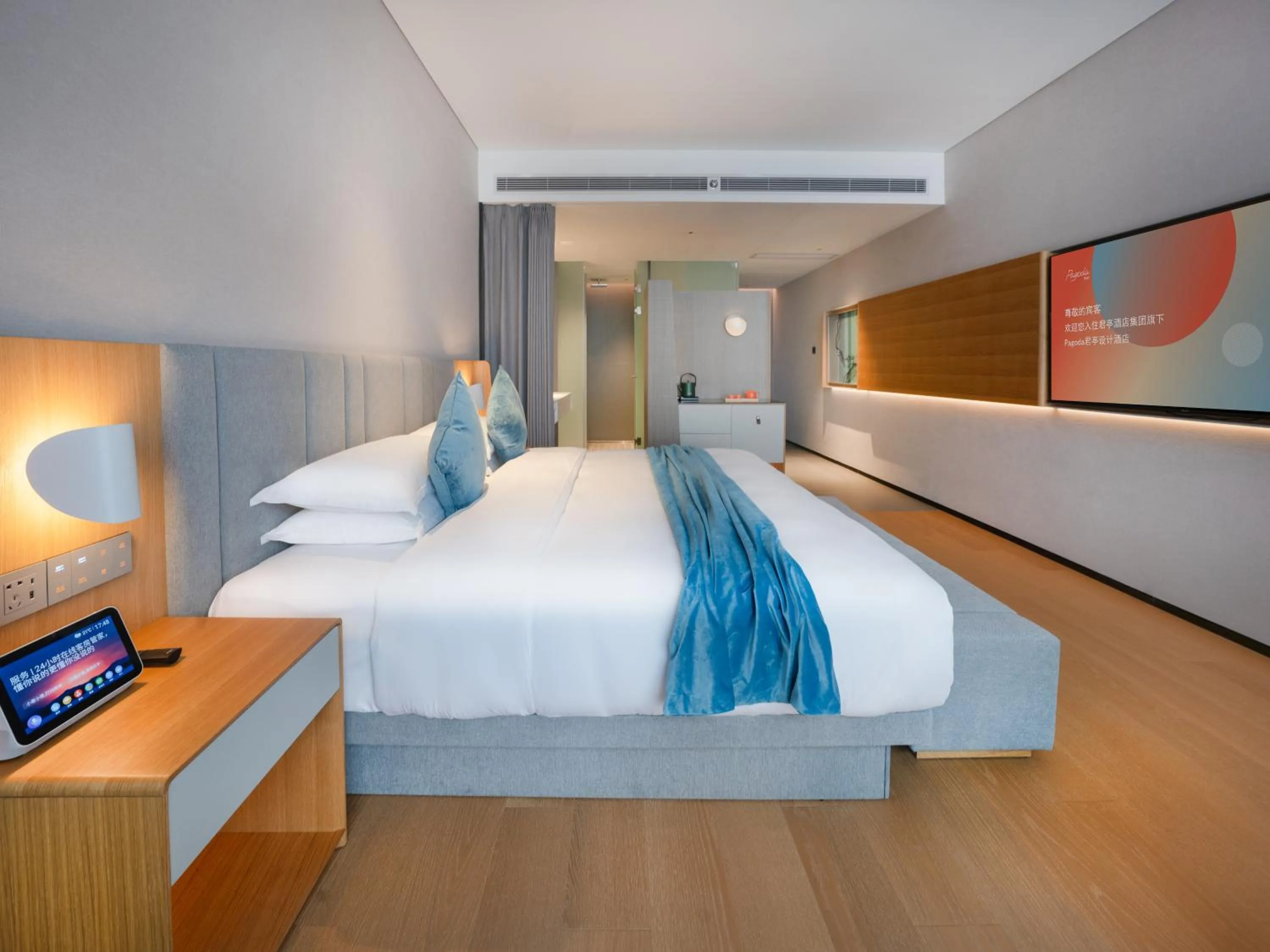 Photo of the whole room, Bed in Pagoda Hotel Hangzhou Zijingang