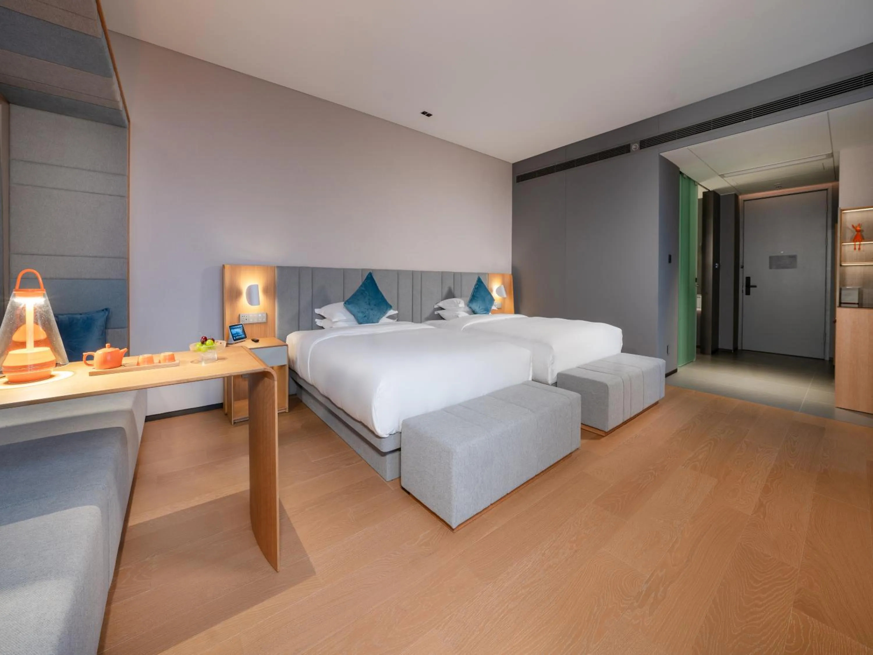 Photo of the whole room, Bed in Pagoda Hotel Hangzhou Zijingang