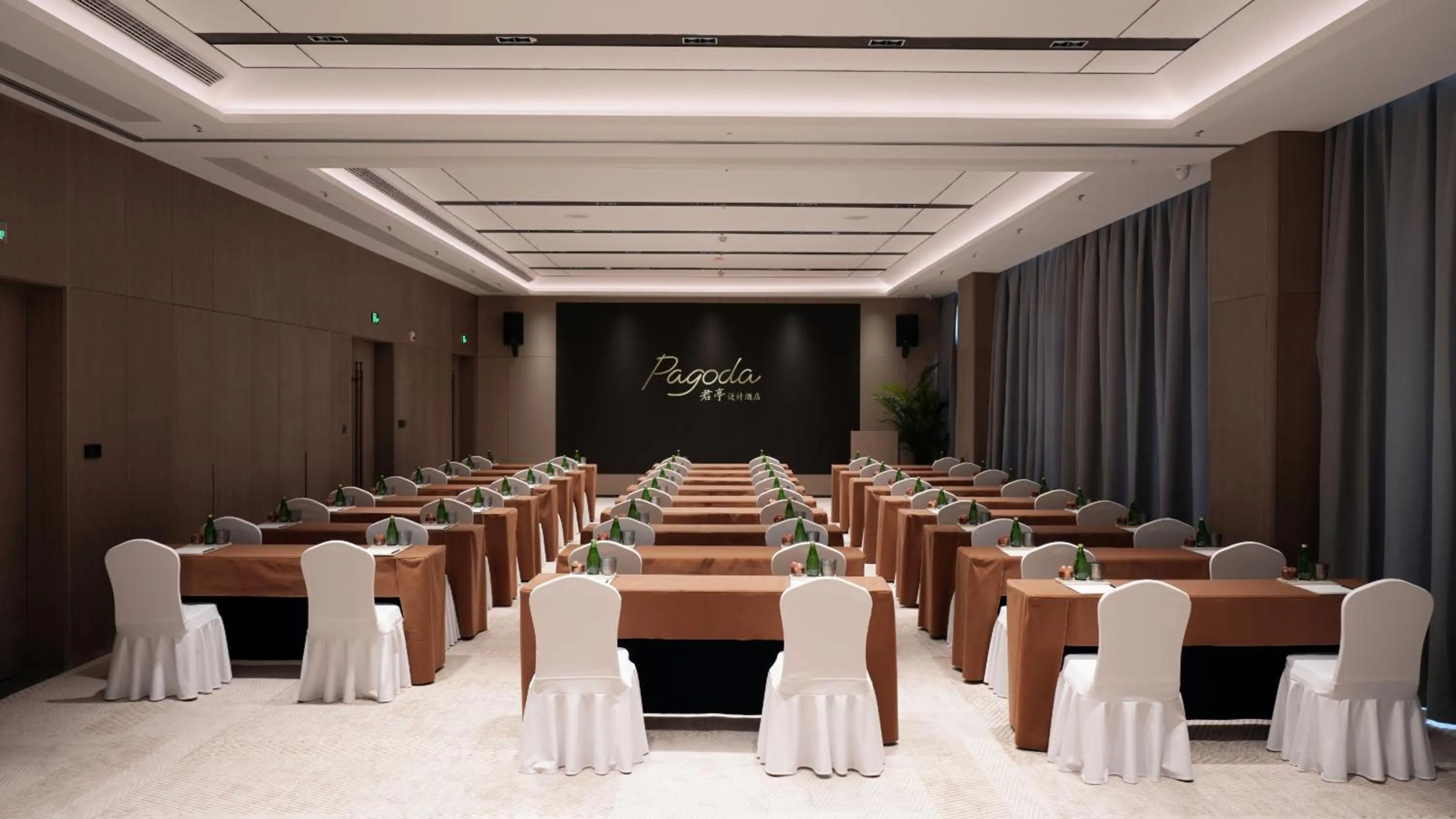 Meeting/conference room in Pagoda Hotel Hangzhou Zijingang