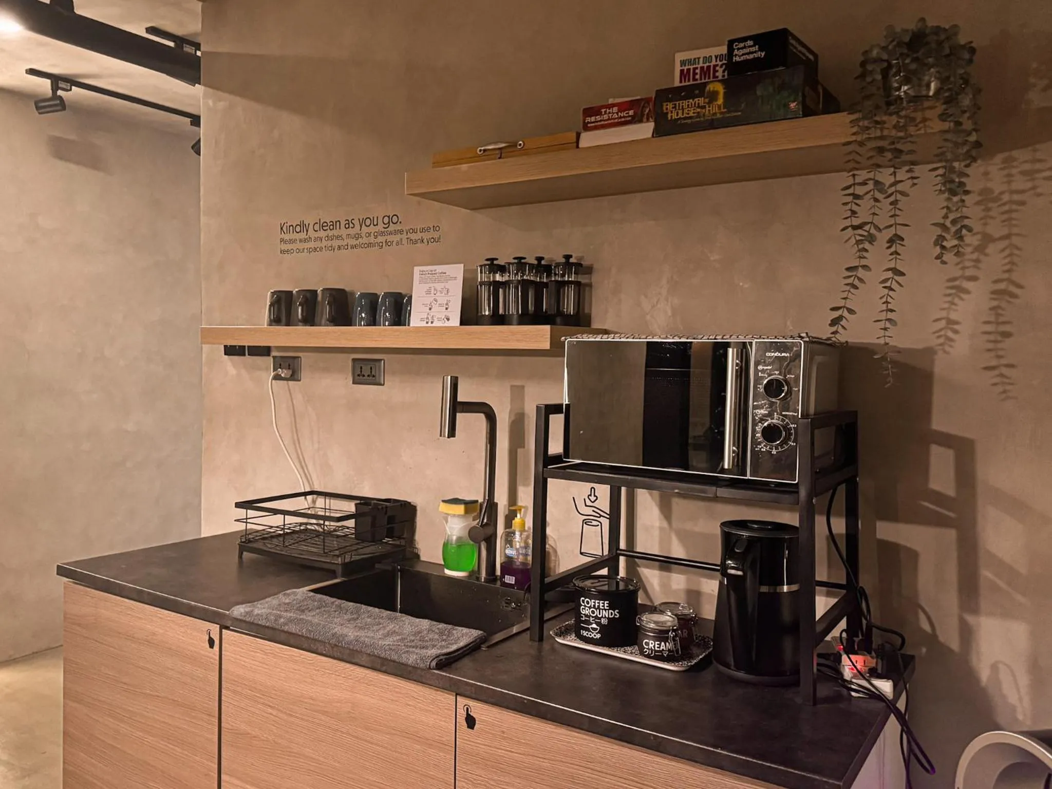 Communal kitchen in Yamato Hostel