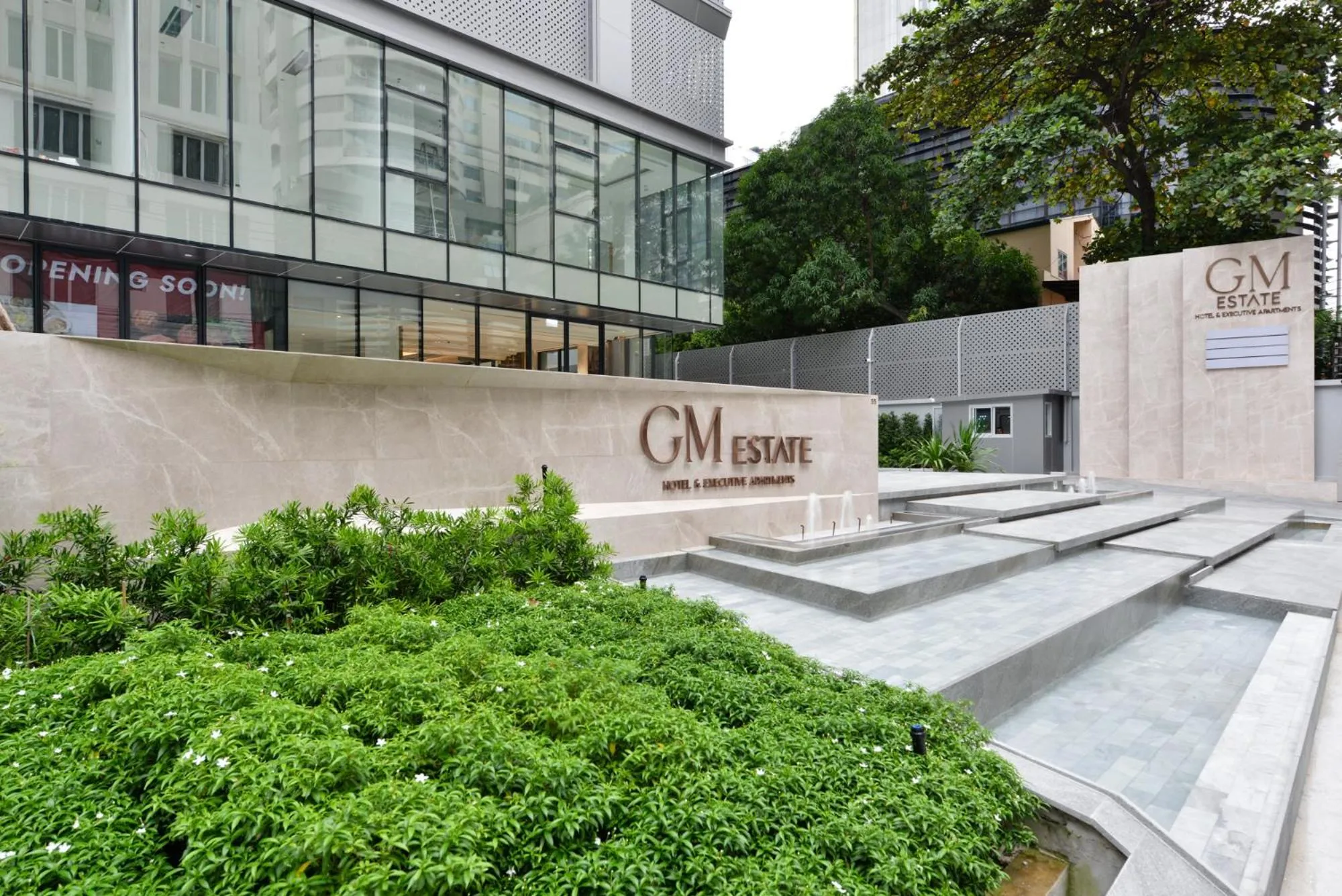 Logo/Certificate/Sign in GM Estate Hotel and Executive Apartments, Bangkok Sukhumvit 20