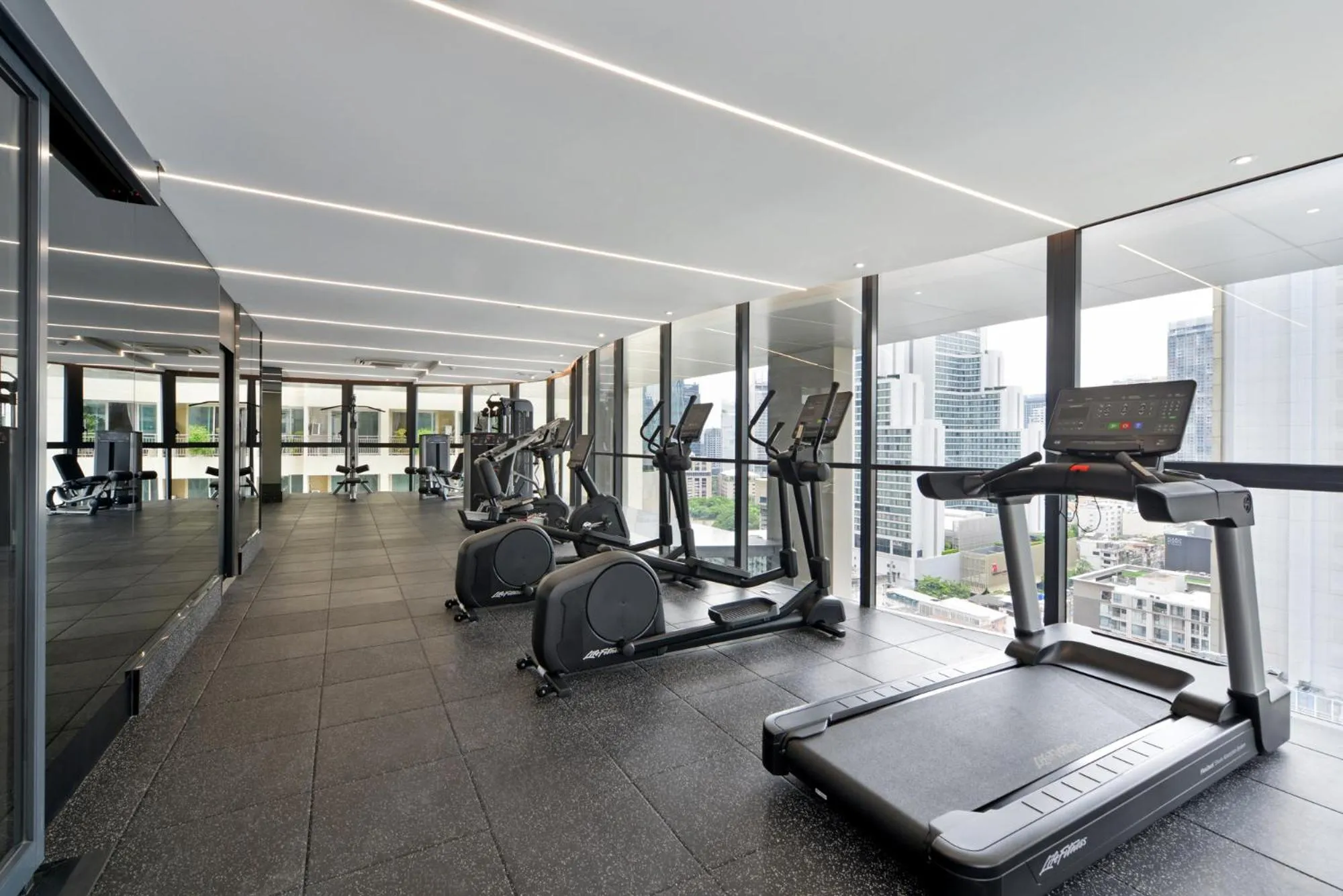 Fitness centre/facilities in GM Estate Hotel and Executive Apartments, Bangkok Sukhumvit 20