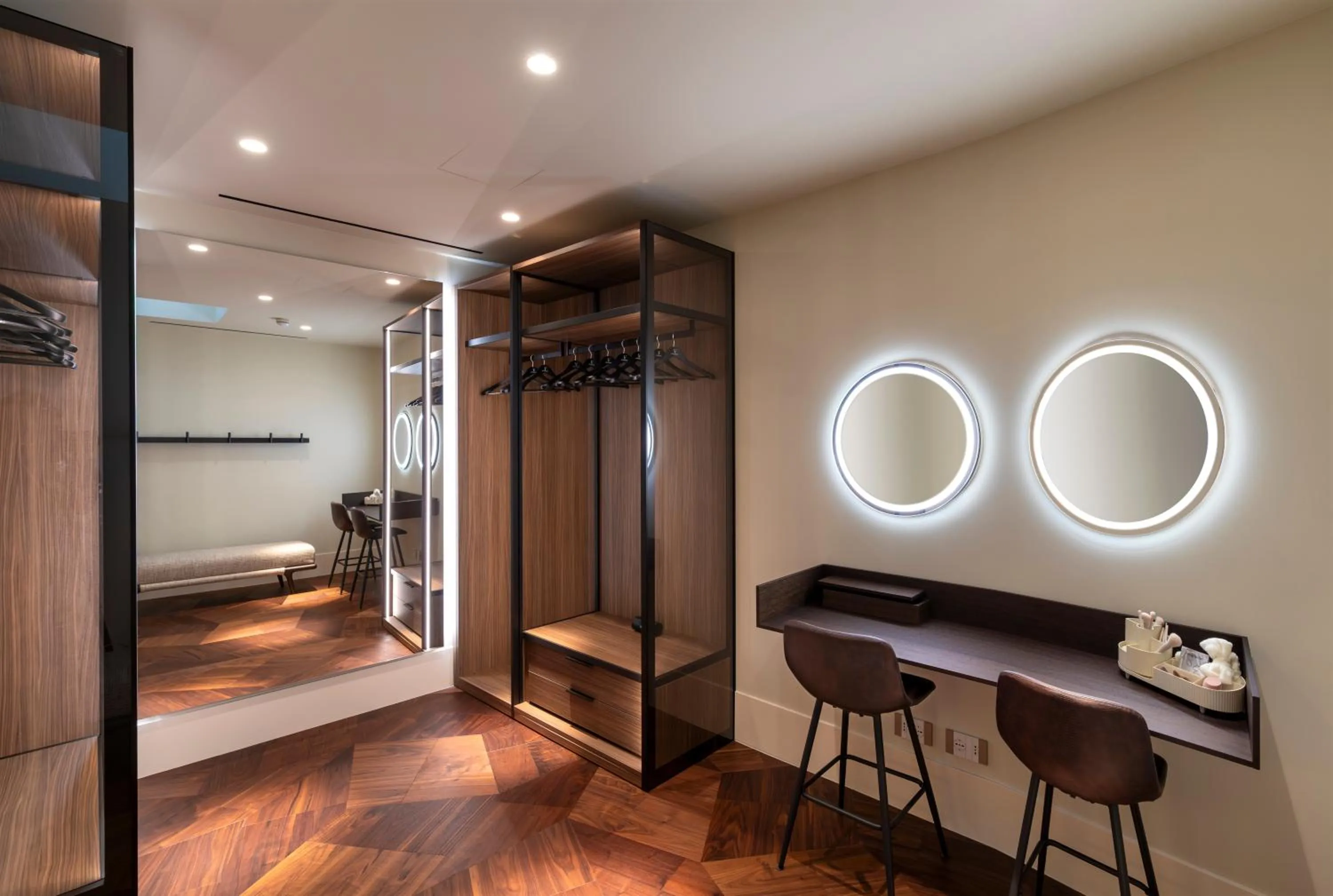 wardrobe in AF Duomo - Milano Luxury Suites