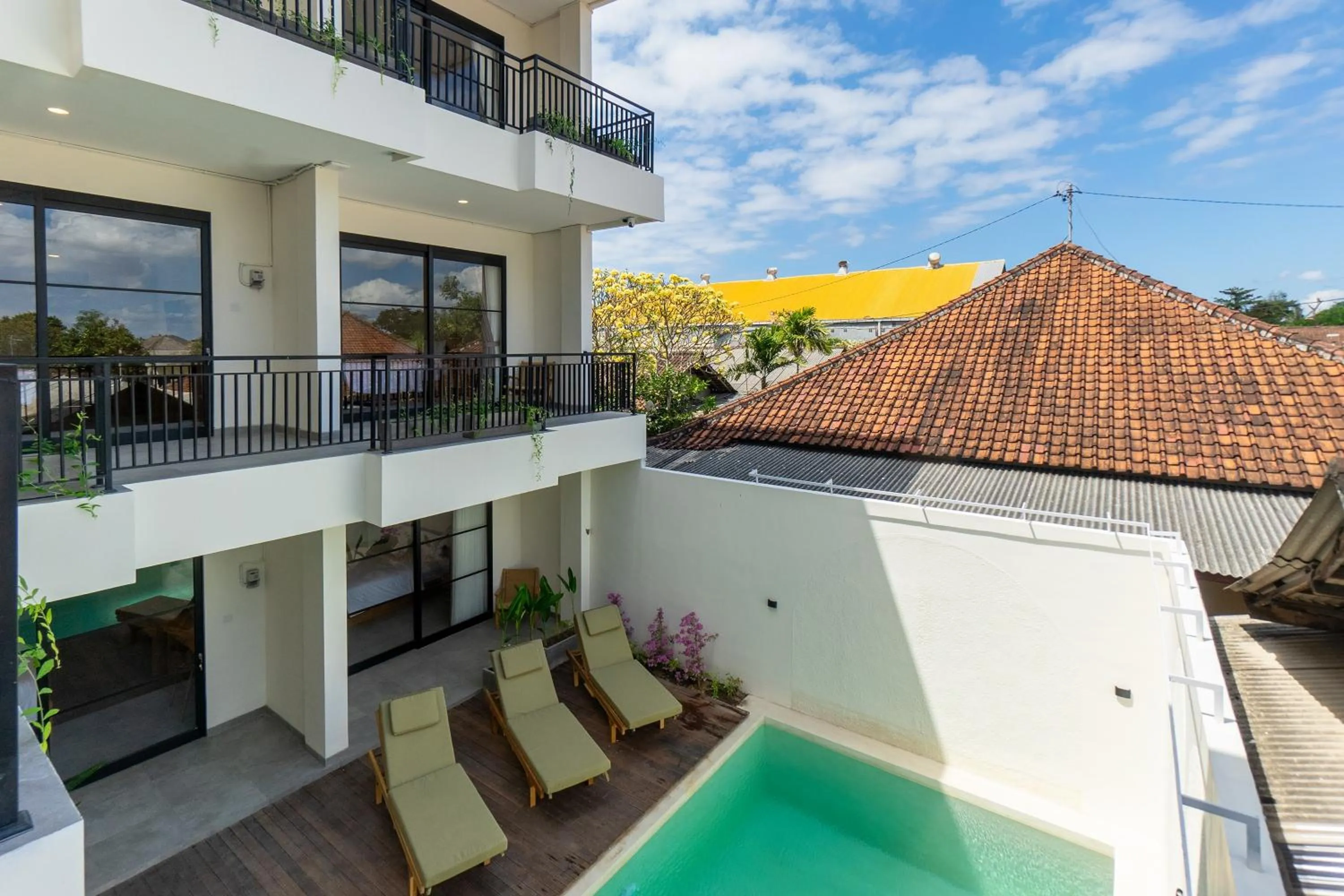 Property building in Kelaya Guesthouse