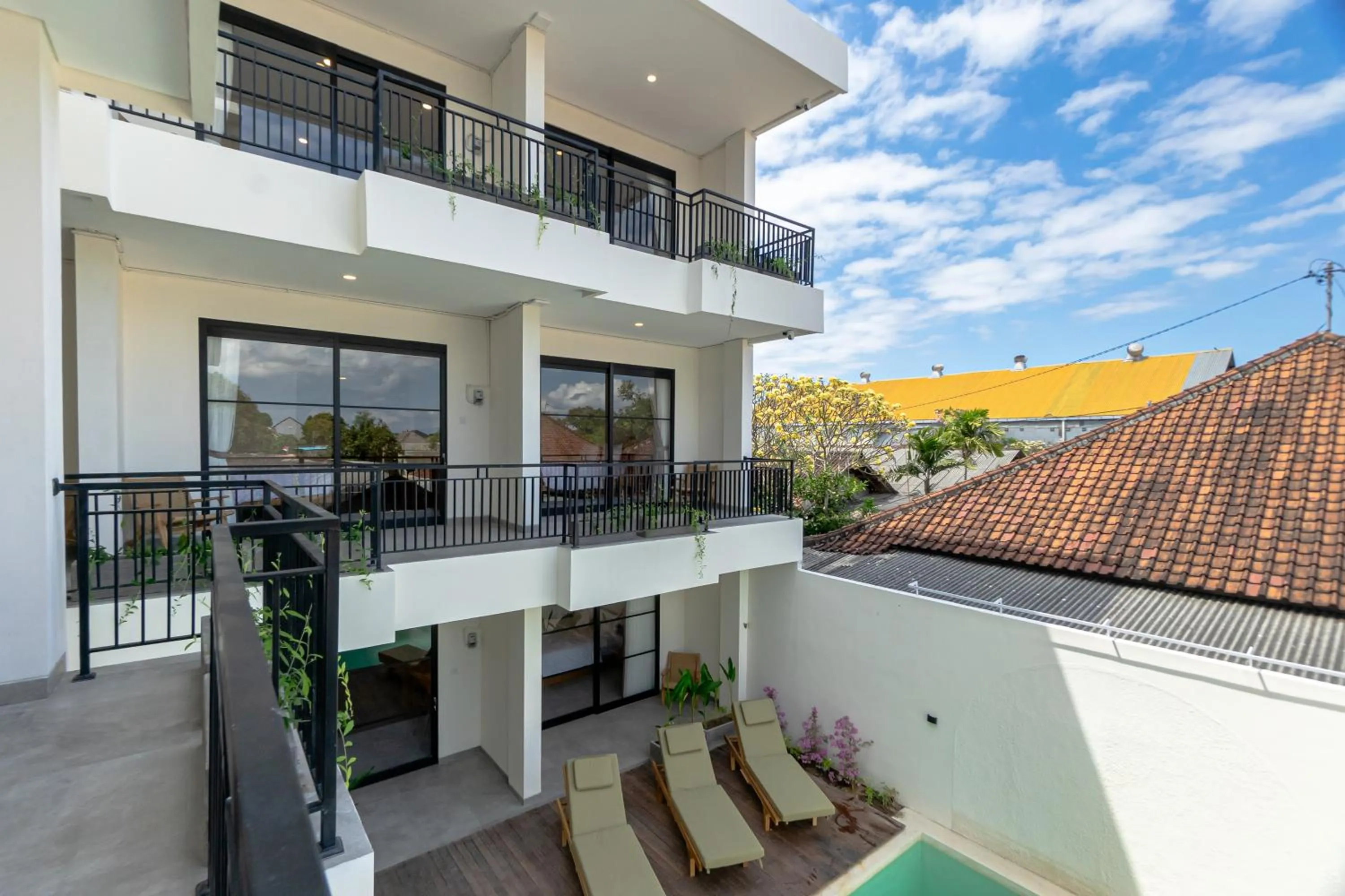 Property building in Kelaya Guesthouse