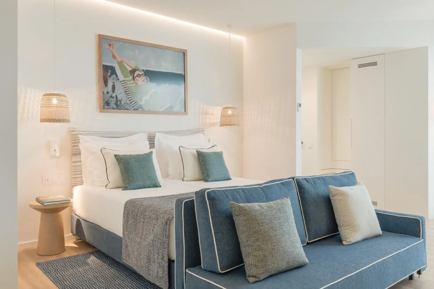 Photo of the whole room, Bed in The Editory Ocean Way Funchal