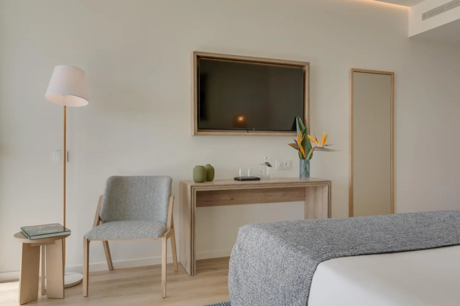 Area and facilities, Bed in The Editory Ocean Way Funchal