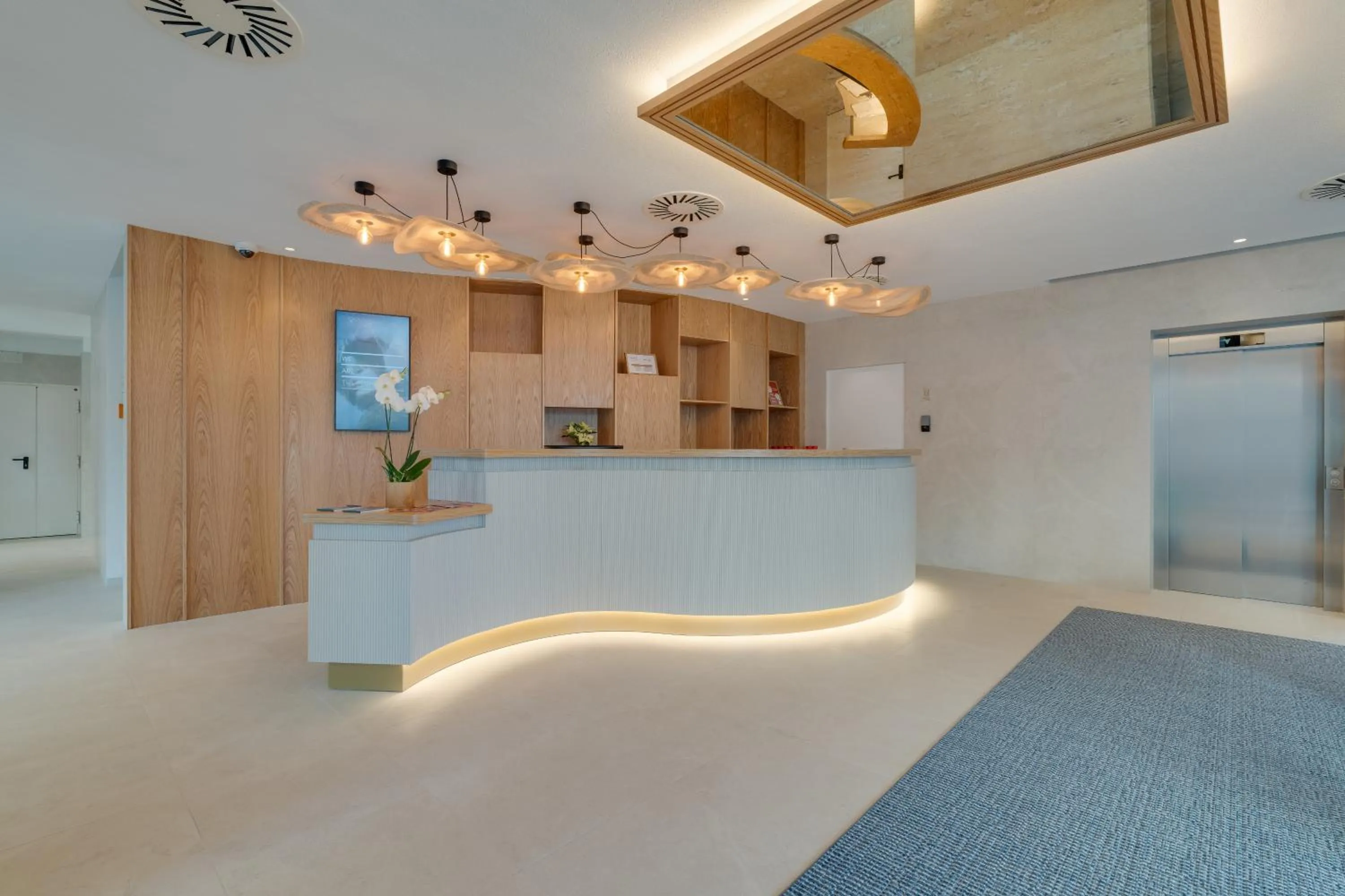 Lobby or reception in The Editory Ocean Way Funchal