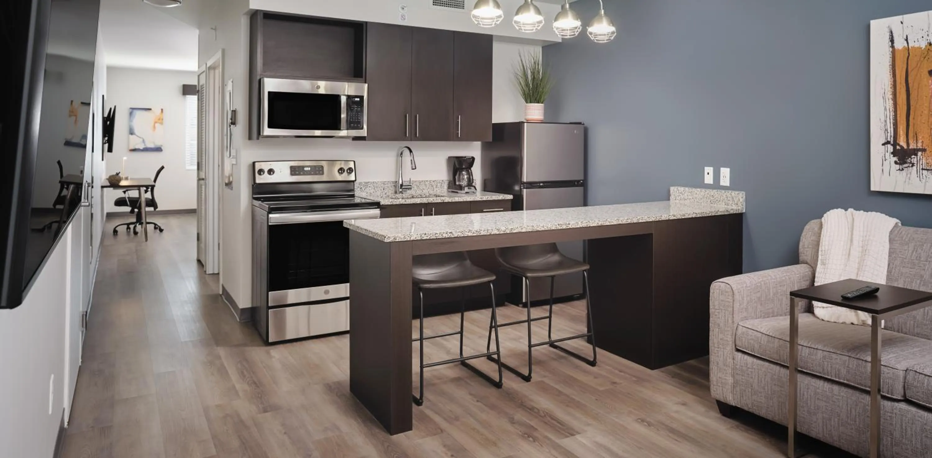 Kitchen or kitchenette in stayAPT Suites Lebanon-Nashville Area