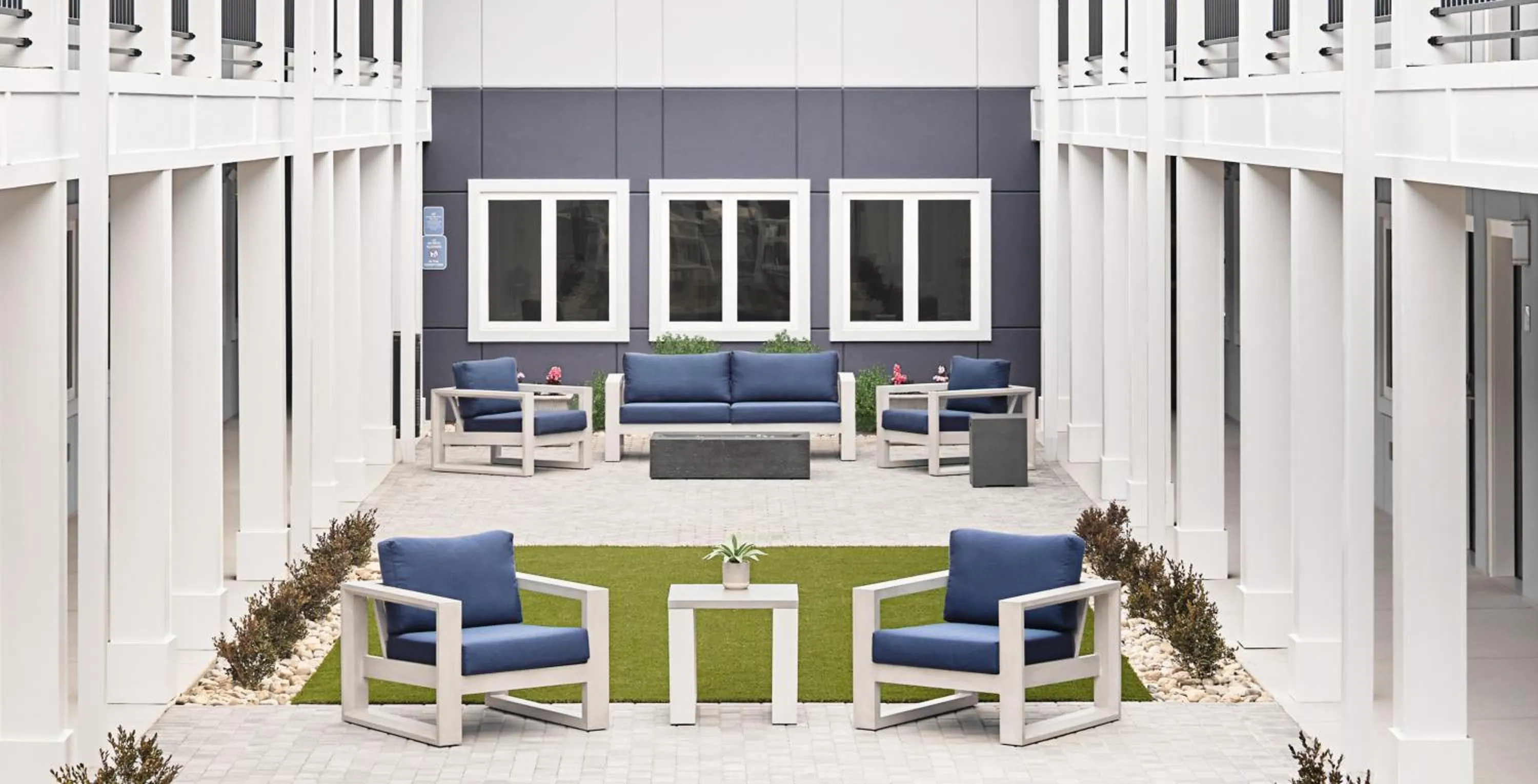 Patio in stayAPT Suites Lebanon-Nashville Area