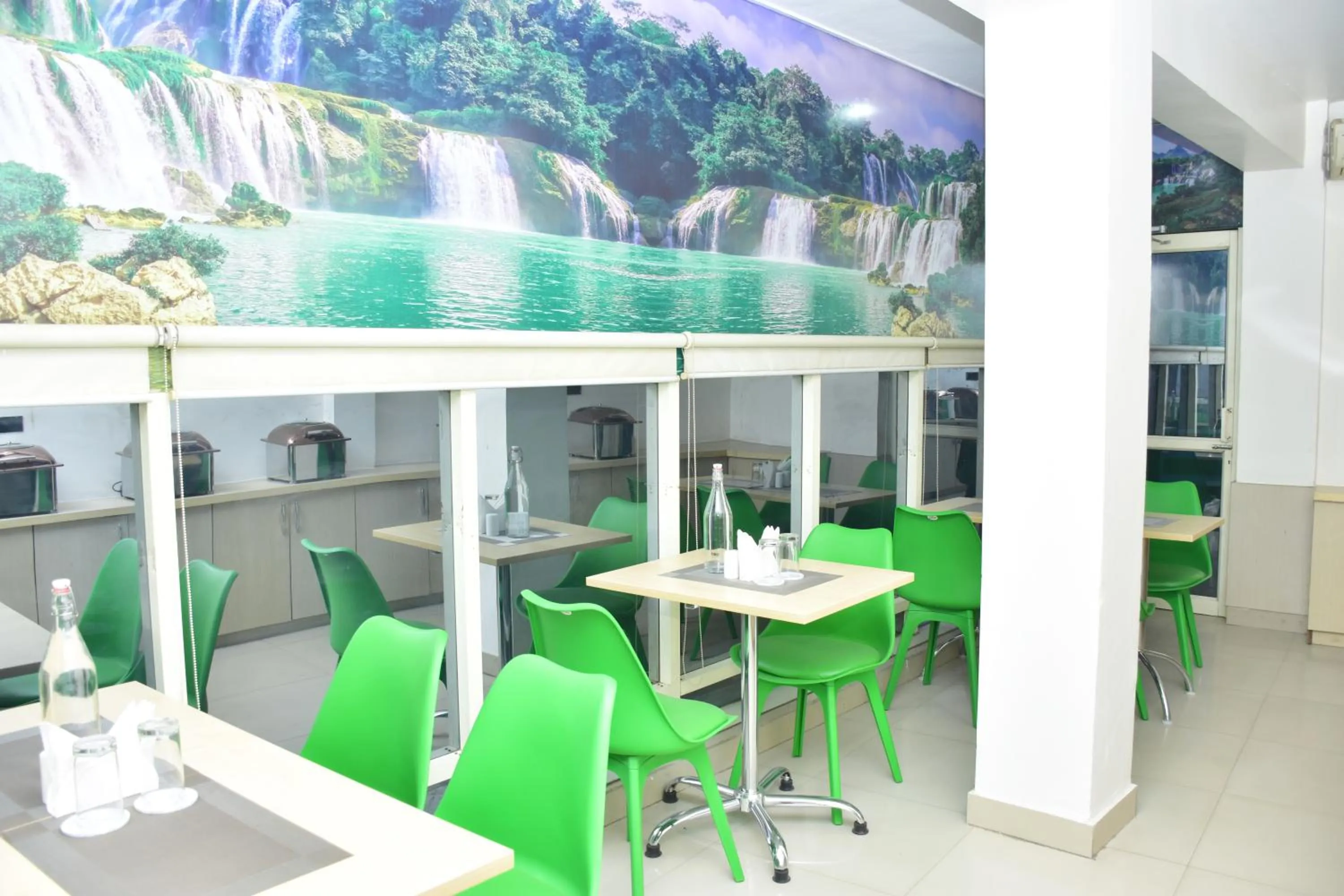 Restaurant/places to eat in Date Palm Hotel