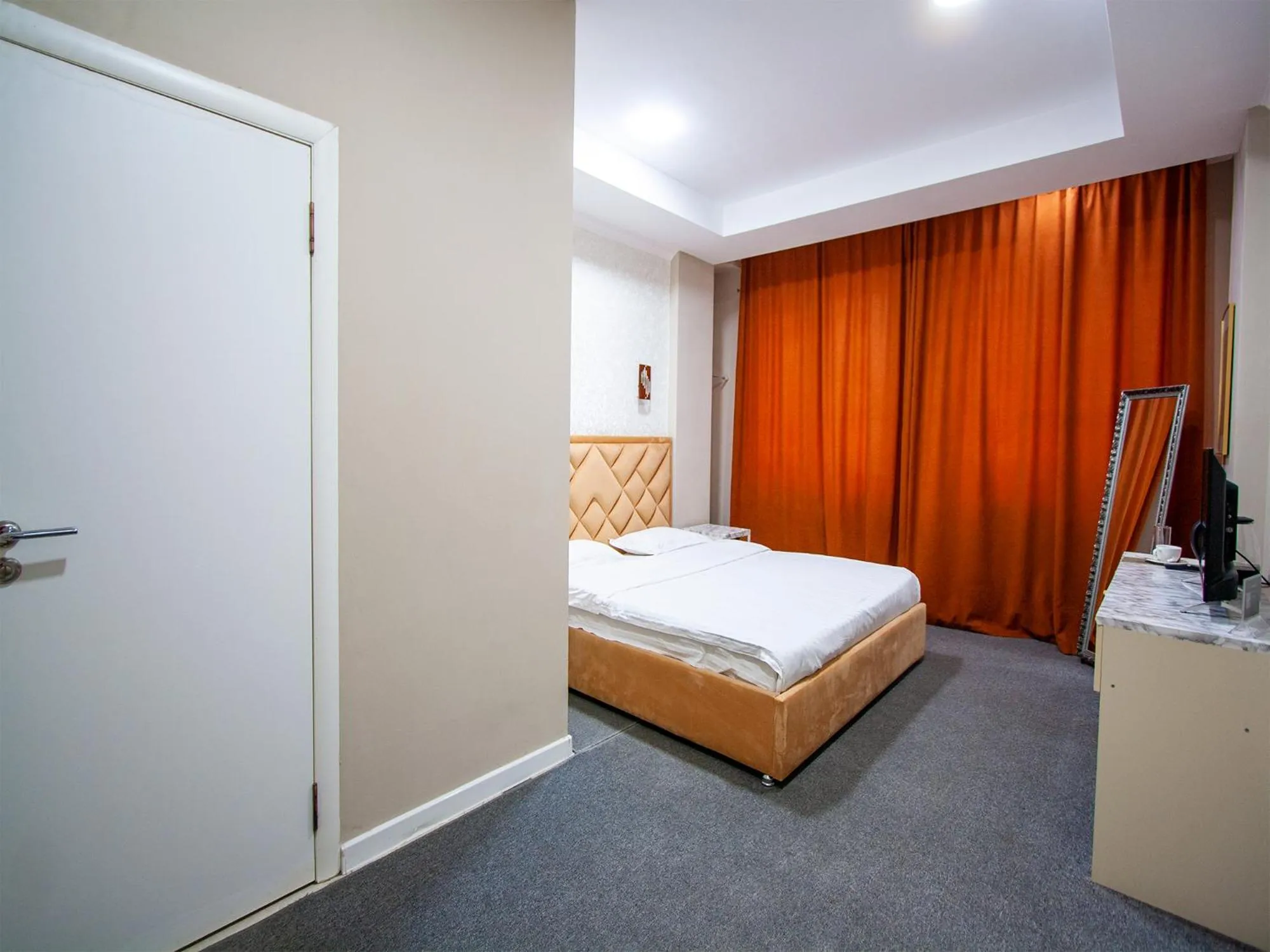 Bed in Hotel Montana